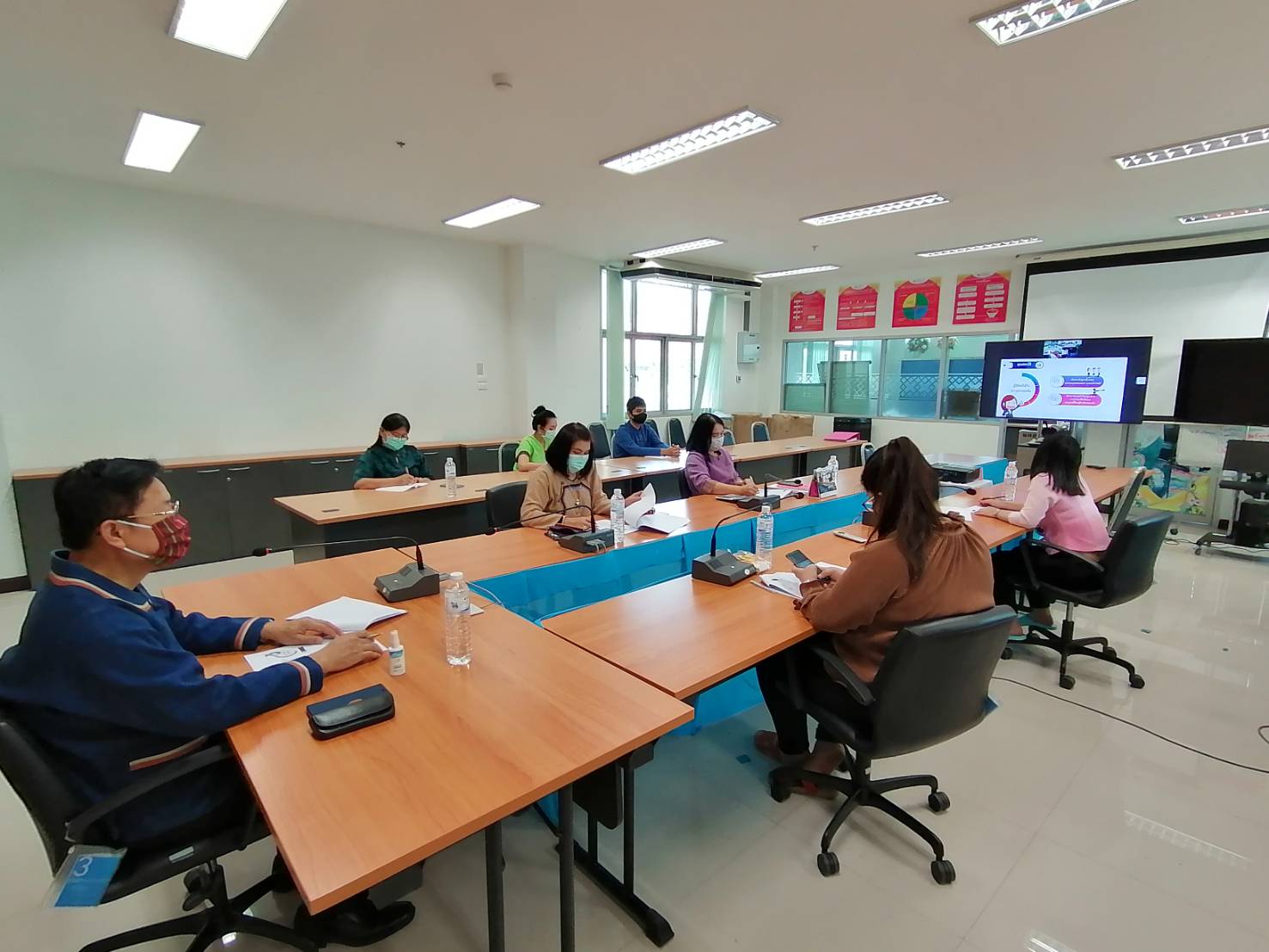 @น่าน :  ประชุมมาตรการการพักชำระหนี้ของลูกหนี้กองทุนพัฒนาบทบาทสตรี ที่ครบกำหนดชำระ