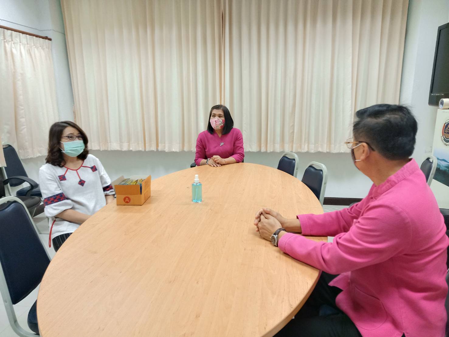 @น่าน : OTOP Treader น่าน มอบเมล็ดพันธ์ุผักสนับสนุนกิจกรรม 90 วัน “ปลูกผักสวนครัว เพื่อความมั่นคงทางอาหาร”