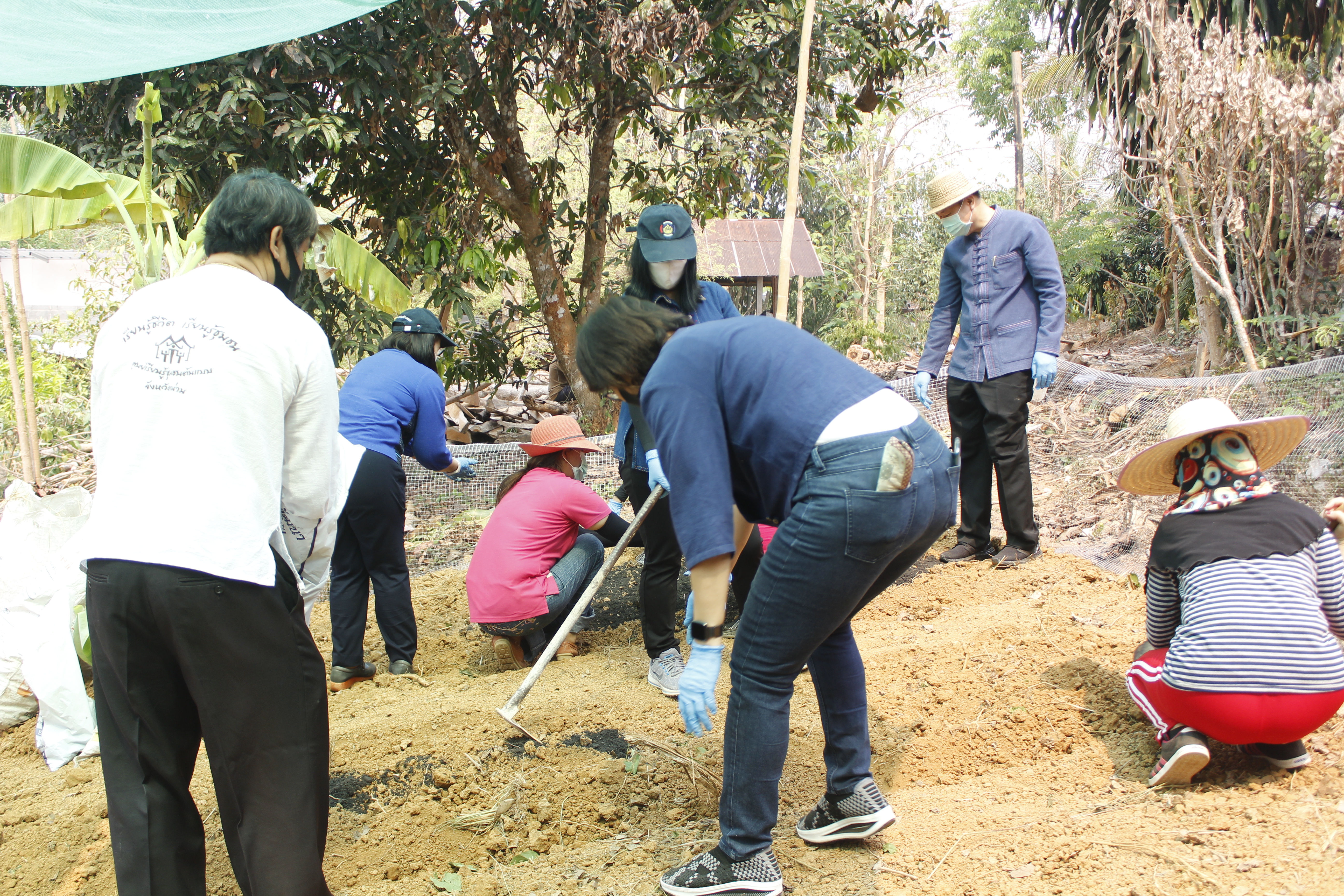 @น่าน : “สตรีน่านเดินหน้ารณรงค์โครงการสตรีแบ่งปันรัก ปลูกผักปลอดภัย”
