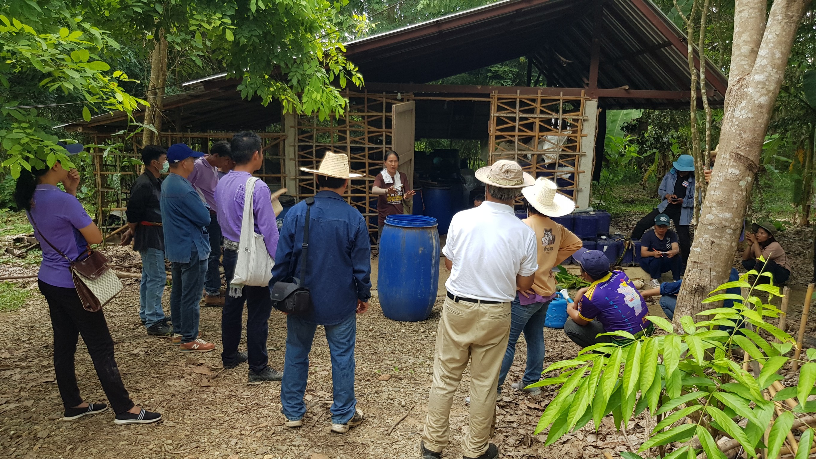 “พช.น่าน ส่งเสริมผู้นำต้นแบบการพัฒนาคุณภาพชีวิตฯ น้อมนำแนวทางเศรษฐกิจพอเพียงศาสตร์พระราชา ประยุกต์สู่ “โคก หนอง นา โมเดล”