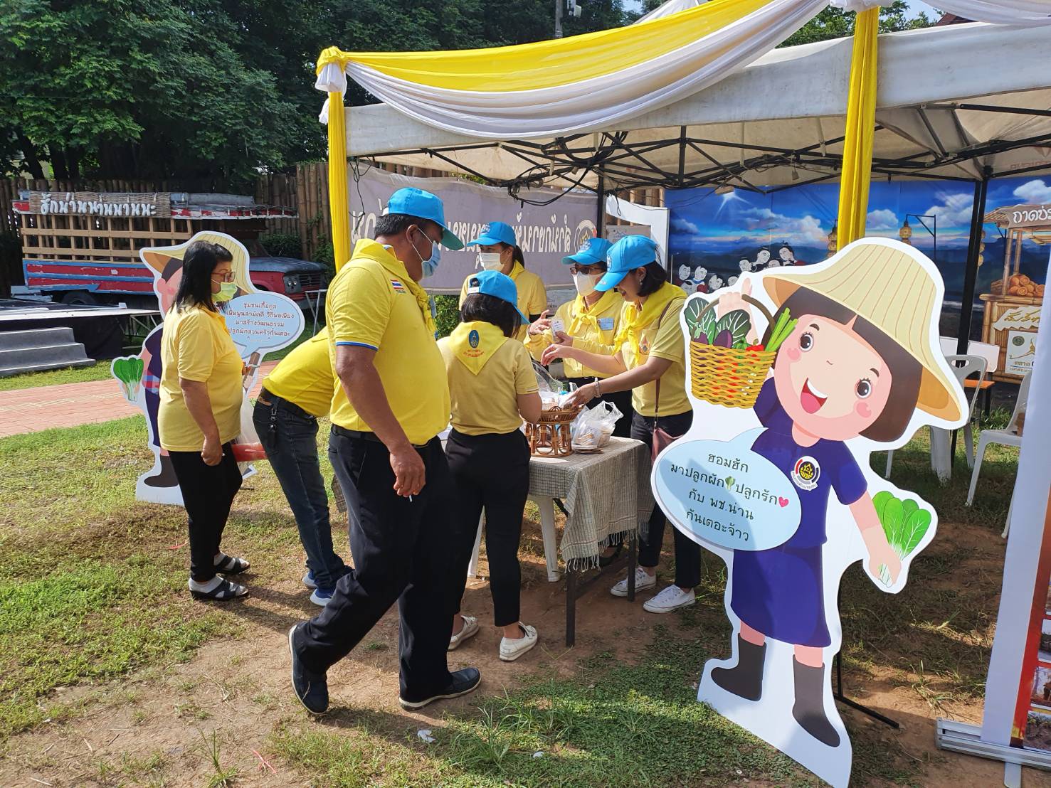 @น่าน : พช.น่านกิจกรรมจิตอาสาพัฒนาเพื่อสำนึกในพระมหากรุณาธิคุณในโอกาสวันสำคัญของชาติไทย