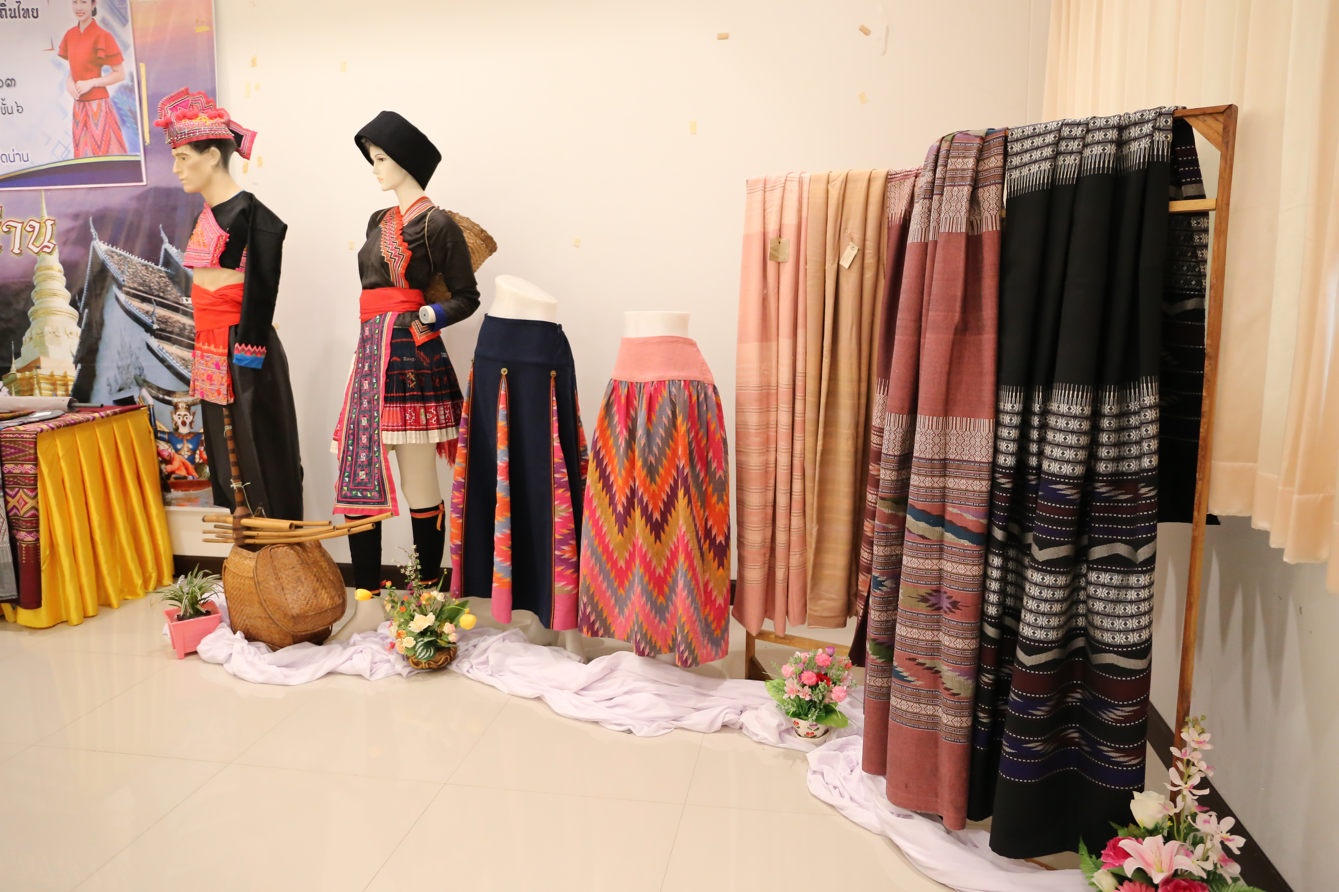 “พช.น่าน ประกวดผ้า “สืบสาน อนุรักษ์ศิลป์ผ้าถิ่นไทย ดำรงไว้ในแผ่นดิน”