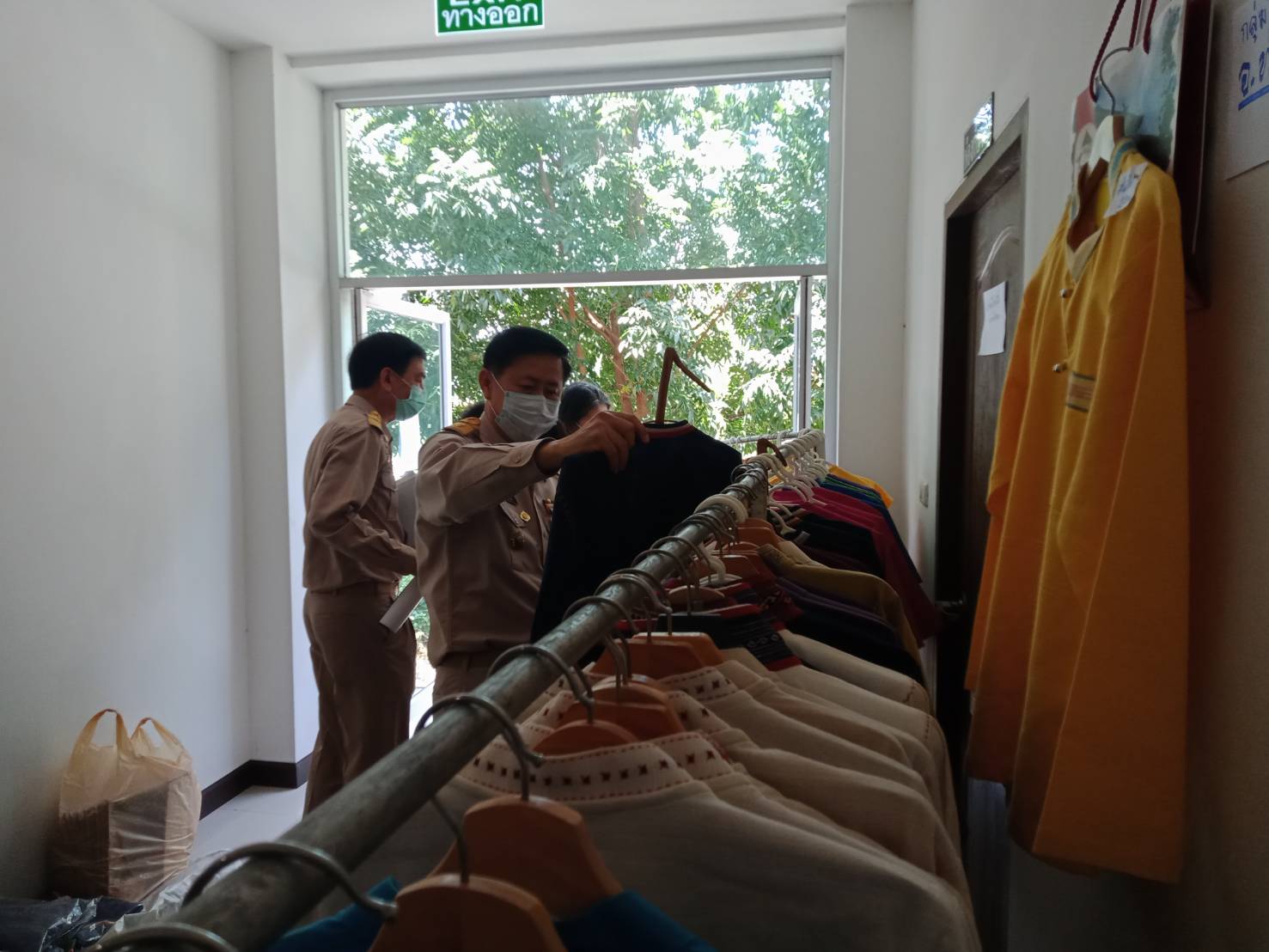 @น่าน : สนองรับมาตรการส่งเสริมและสนับสนุนการใช้และสวมใส่ผ้าไทย