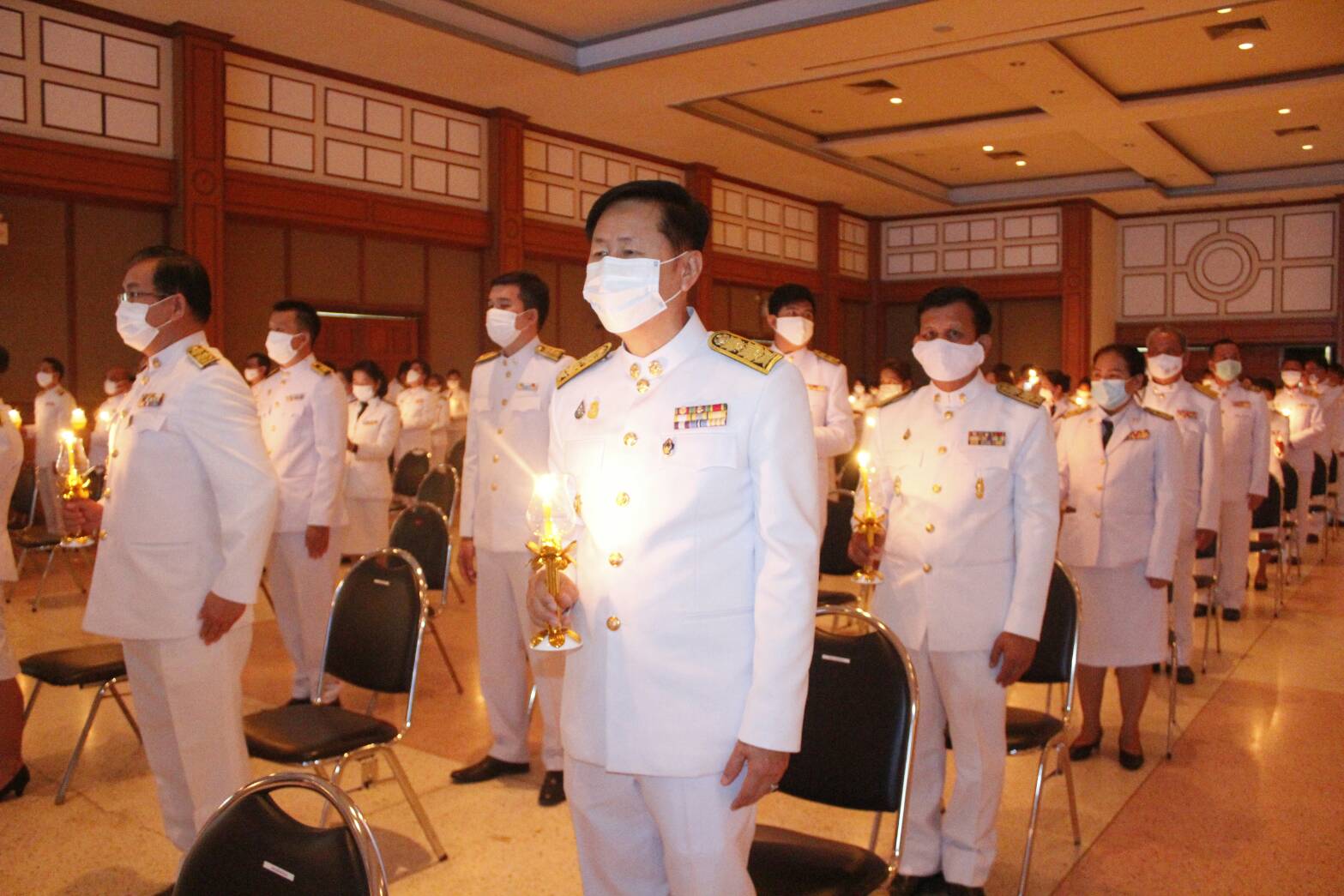 พช.น่าน ร่วมพิธีถวายเครื่องราชสักการะและวางพานพุ่มและพิธีจุดเทียนชัยถวายพระพรชัยมงคล