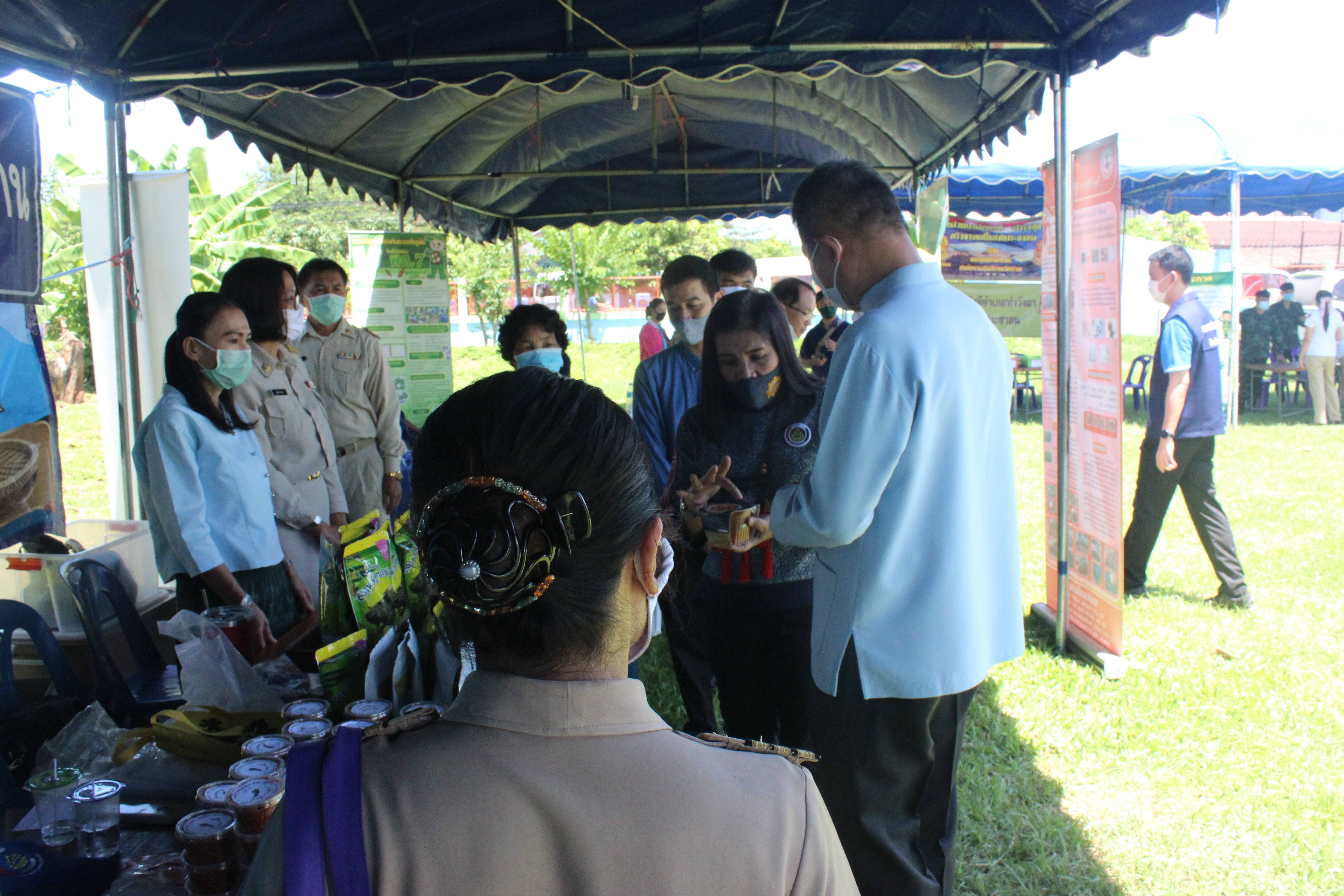 @น่าน : มอบเงินทุนอุปการะเด็กกองทุนพัฒนาเด็กชนบทจังหวัดน่าน