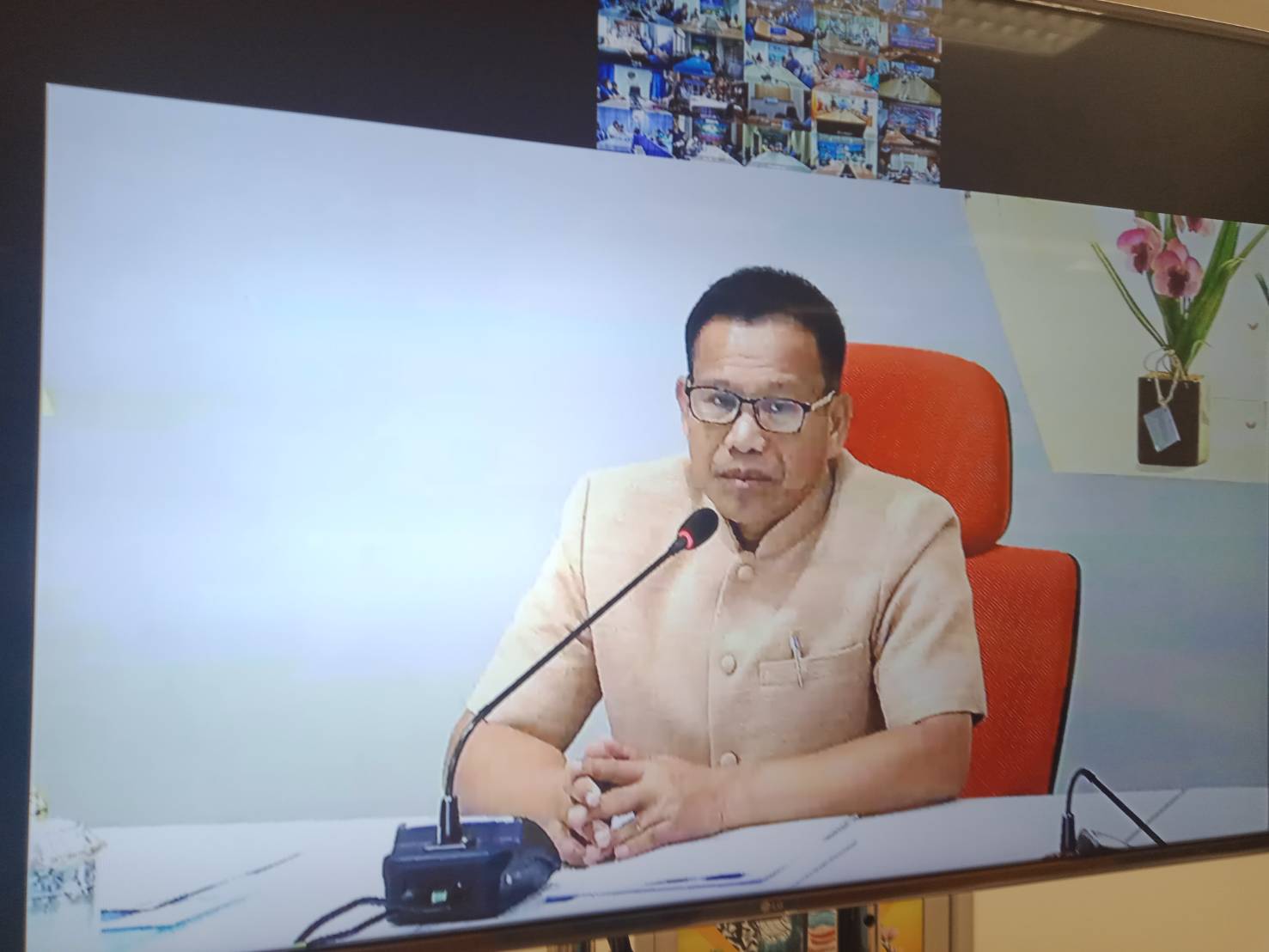 @น่าน : ประชุมชี้แจงการดำเนินงานโครงการส่งเสริมนักการตลาดรุ่นใหม่ (OTOP)  และโครงการชุมชนท่องเที่ยว OTOP นวัตวิถีผ่านระบบวีดิทัศน์ทางไกล