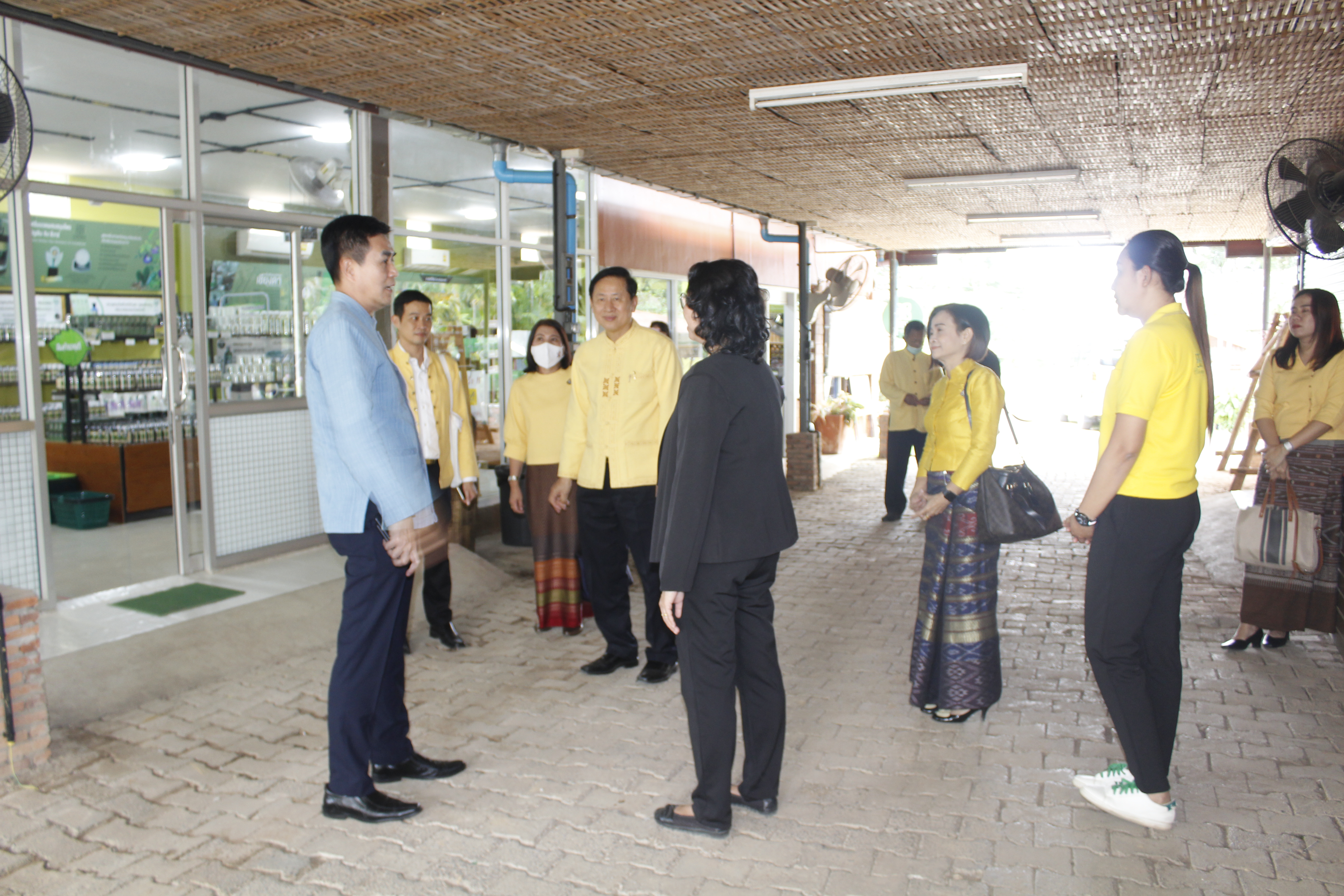 @น่าน : นายวิฑูรย์ นวลนุกูล ผู้ตรวจราชการฯ เขตตรวจราชการที่ 16 ลงพื้นที่ติดตามการขับเคลื่อนงานพัฒนาชุมชนจังหวัดน่าน (วันที่ 1)