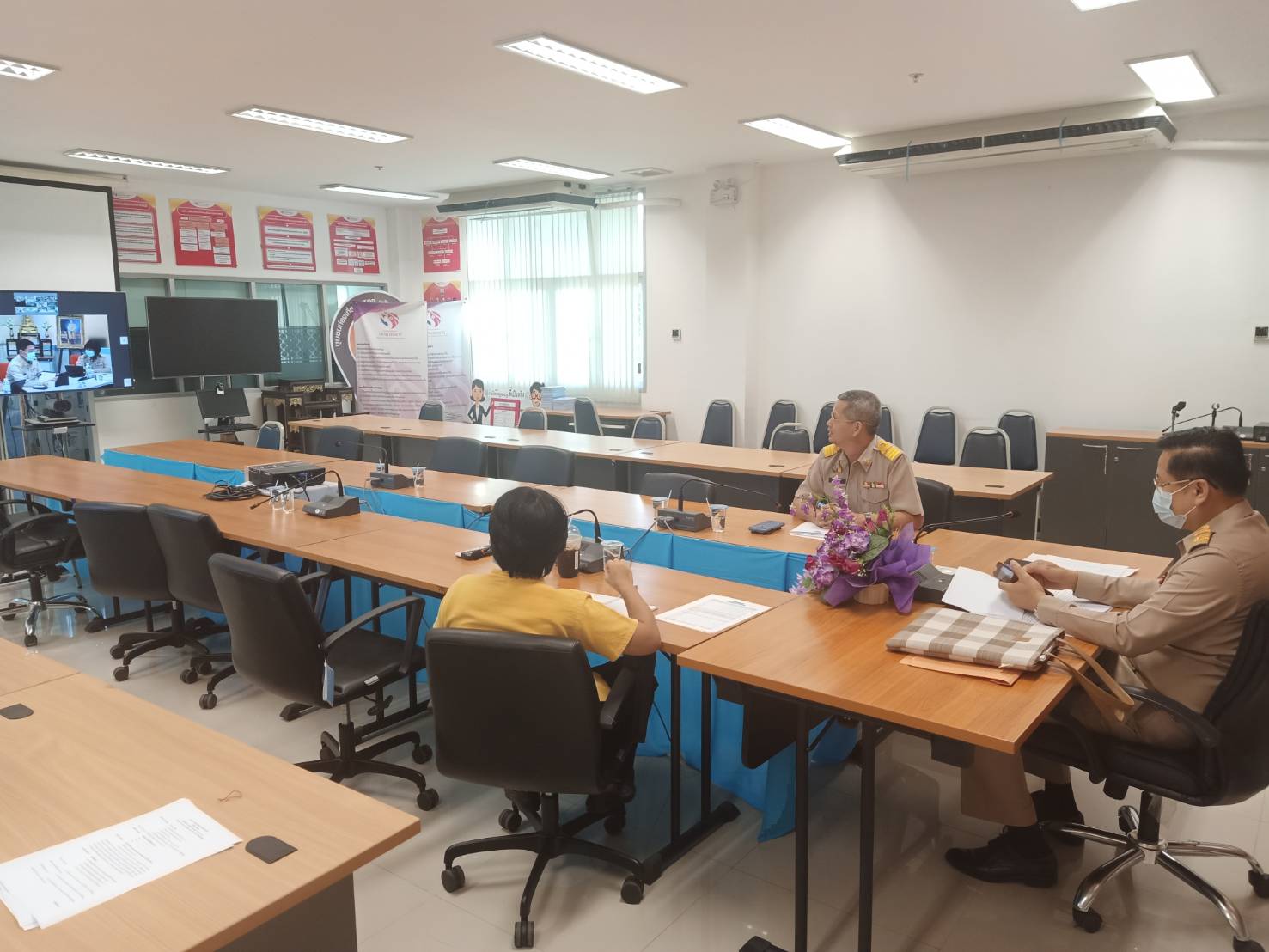 @น่าน : พช.น่าน ร่วมรับฟังการประชุมกรมการพัฒนาชุมชน ครั้งที่ 10/2563 ผ่านระบบวีดิทัศน์ทางไกล (Video Conference)