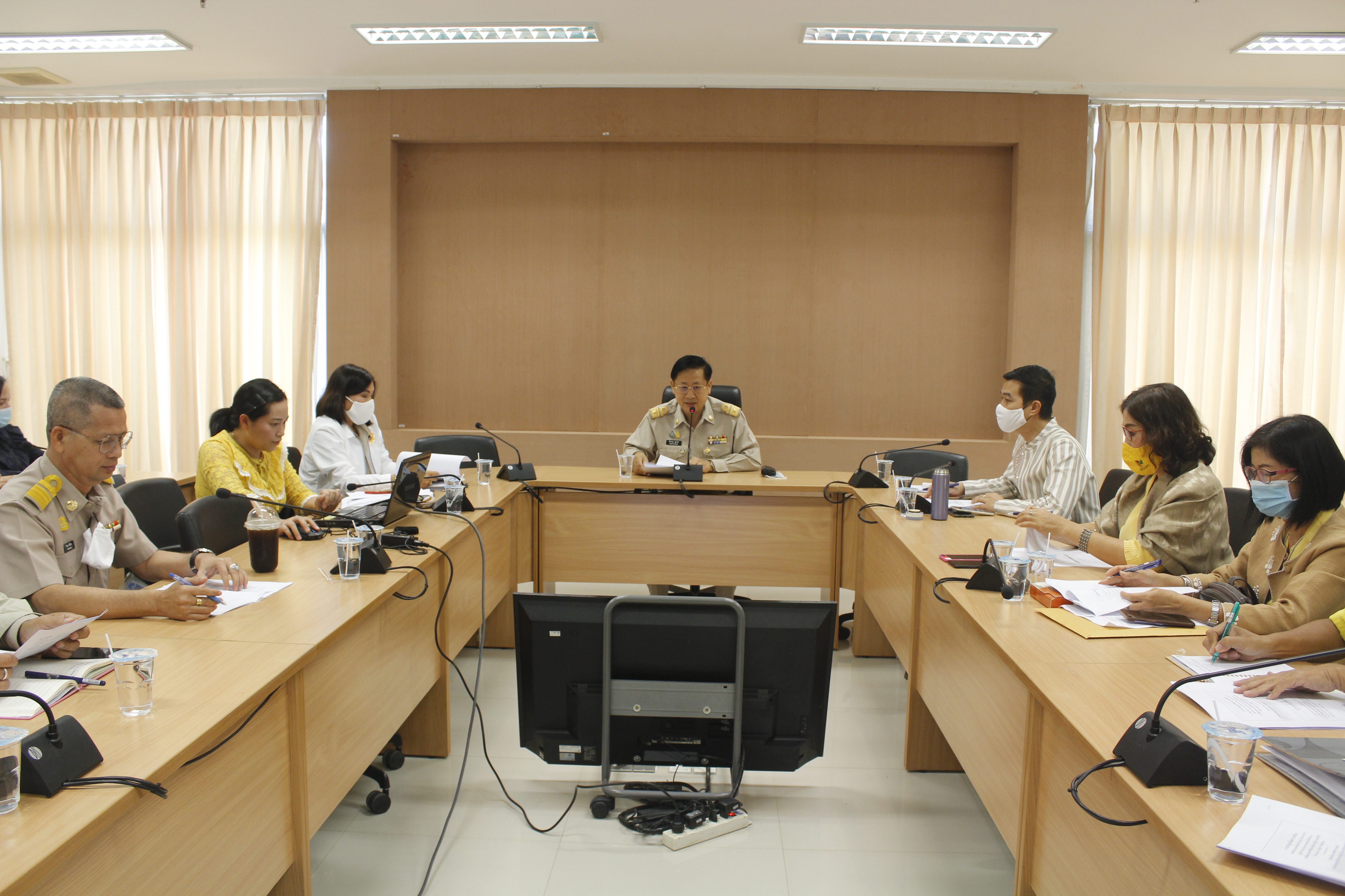 @น่าน : ประชุมเตรียมความพร้อมการคัดเลือกบุคคลเพื่อจัดจ้างเป็นลูกจ้างเหมาบริการปฏิบัติภารกิจตามโครงการพัฒนาพื้นที่ต้นแบบการพัฒนาคุณภาพชีวิตตามหลักทฤษฎีใหม่ ประยุกต์สู่ “โคก หนอง นา โมเดล” จังหวัดน่าน