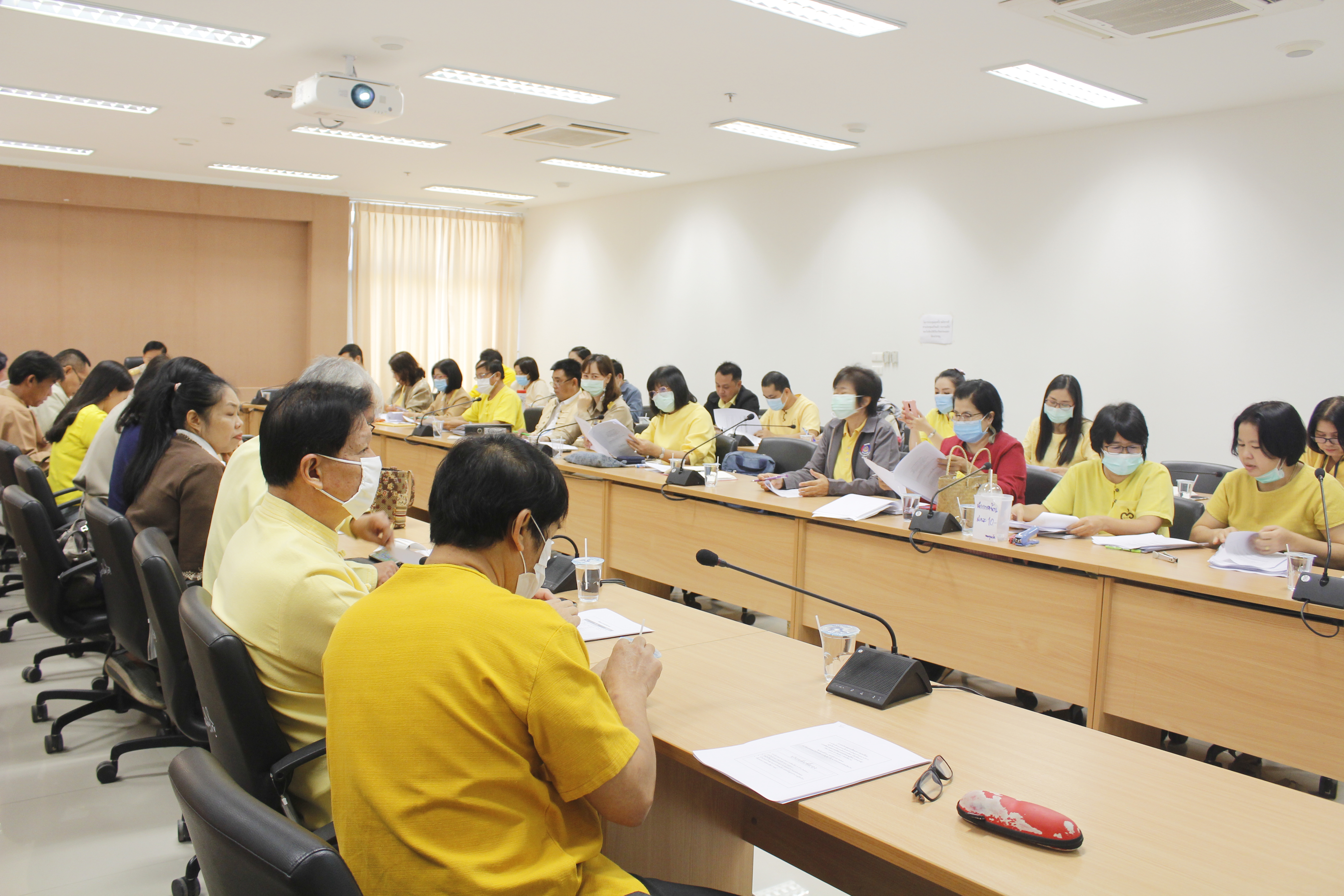 @น่าน : ประชุมเตรียมความพร้อมการคัดเลือกบุคคลเพื่อจัดจ้างเป็นลูกจ้างเหมาบริการปฏิบัติภารกิจตามโครงการพัฒนาพื้นที่ต้นแบบการพัฒนาคุณภาพชีวิตตามหลักทฤษฎีใหม่ ประยุกต์สู่ “โคก หนอง นา โมเดล” จังหวัดน่าน