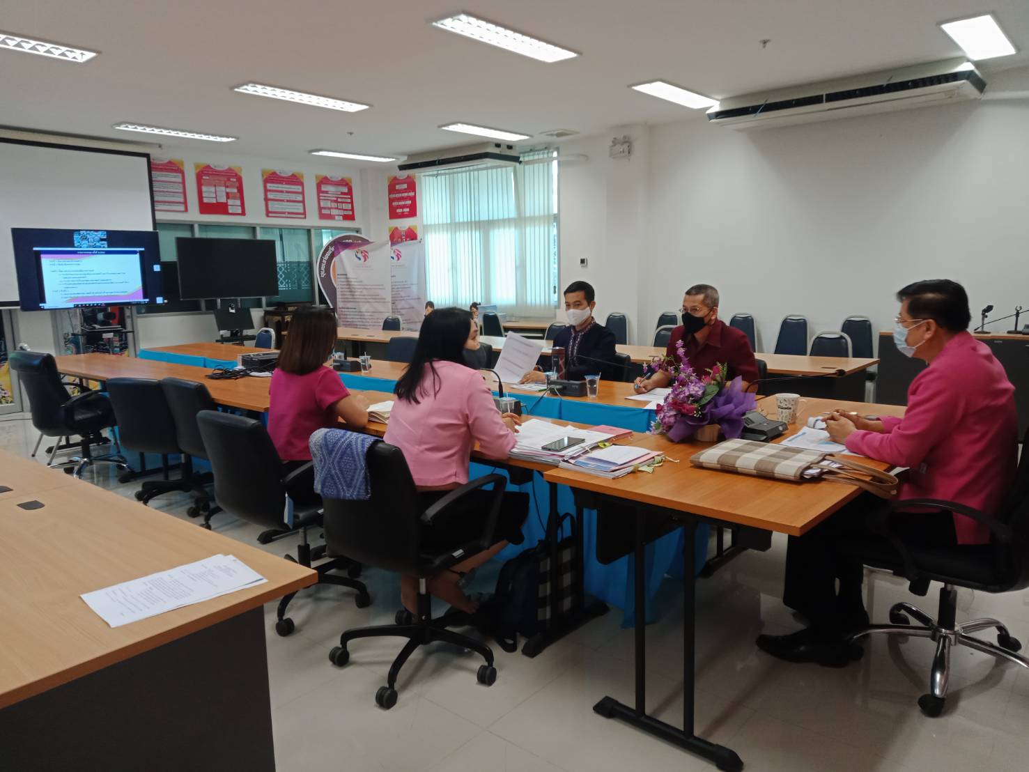 @น่าน : พช.น่าน ร่วมประชุมชี้แจง เร่งรัด กำกับ ติดตามการดำเนินงานกองทุนพัฒนาบทบาทสตรี ผ่านระบบวีดิทัศน์ทางไกล (Video Conference)