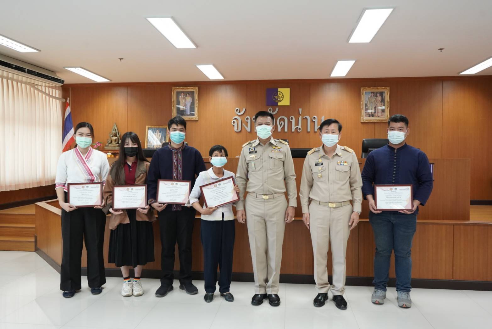 @พช.น่าน : มอบเกียรติบัตรพร้อมเงินรางวัลผู้ชนะเลิศการประกวดโครงการ CDD Young Designer Contest และสตรีดีเด่นด้านการพัฒนาชุมชน ประจำปี 2564