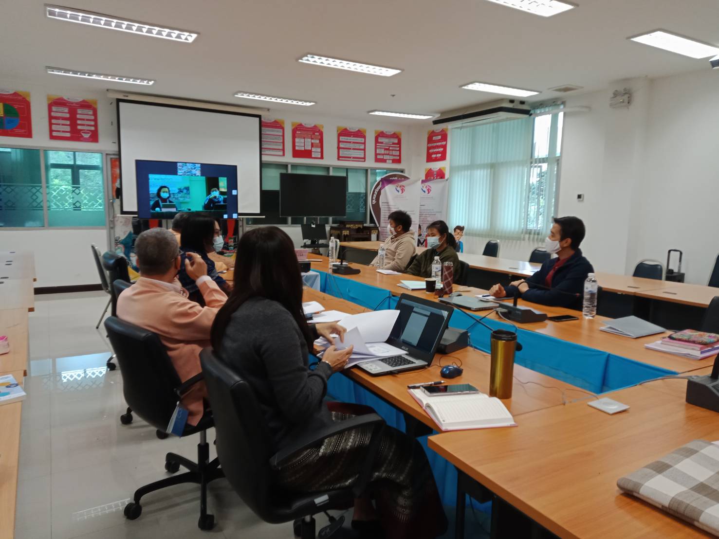 @น่าน : ประชุมขับเคลื่อนการดำเนินงานโครงการพัฒนาพื้นที่ต้นแบบการพัฒนาคุณภาพชีวิตตามหลักทฤษฎีใหม่ ประยุกต์สู่ “โคก หนอง นา โมเดล”