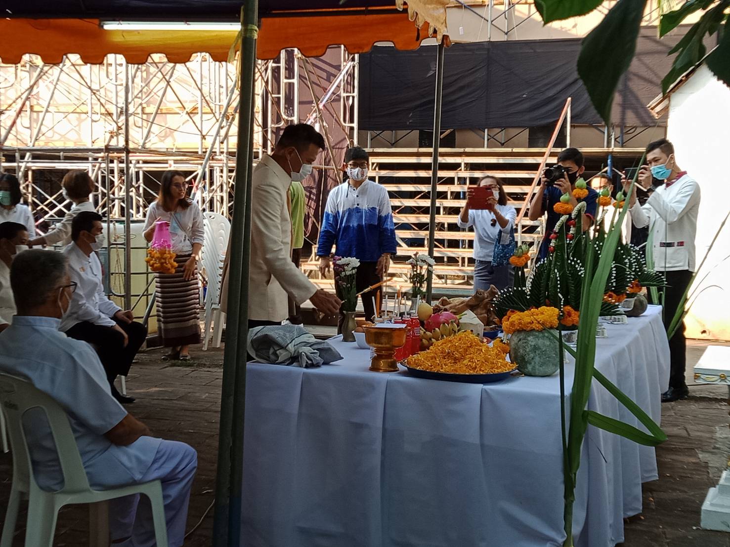 @น่าน : พช.น่าน ร่วมพิธีบวงสรวงสิ่งศักดิ์สิทธิ์ งานประจำปีและของดีเมืองน่าน ประจำปี 2564