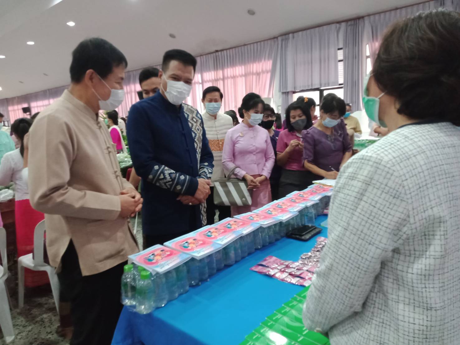 พช.น่าน จัดกิจกรรมรวมพลังสตรีจังหวัดน่าน เนื่องในวันสตรีสากล ประจำปี 2564  พร้อมบูรณาการกิจกรรมสร้างความมั่นคงทางอาหาร ด้วยการปลูกผักสวนครัว”