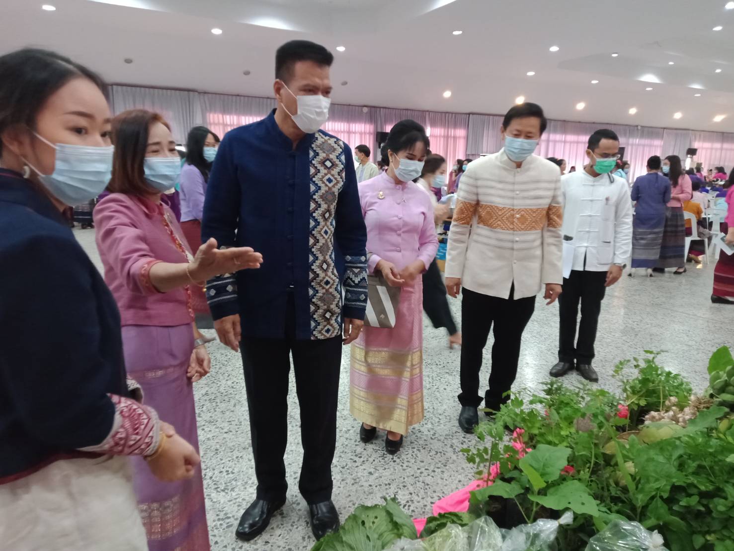 พช.น่าน จัดกิจกรรมรวมพลังสตรีจังหวัดน่าน เนื่องในวันสตรีสากล ประจำปี 2564  พร้อมบูรณาการกิจกรรมสร้างความมั่นคงทางอาหาร ด้วยการปลูกผักสวนครัว”