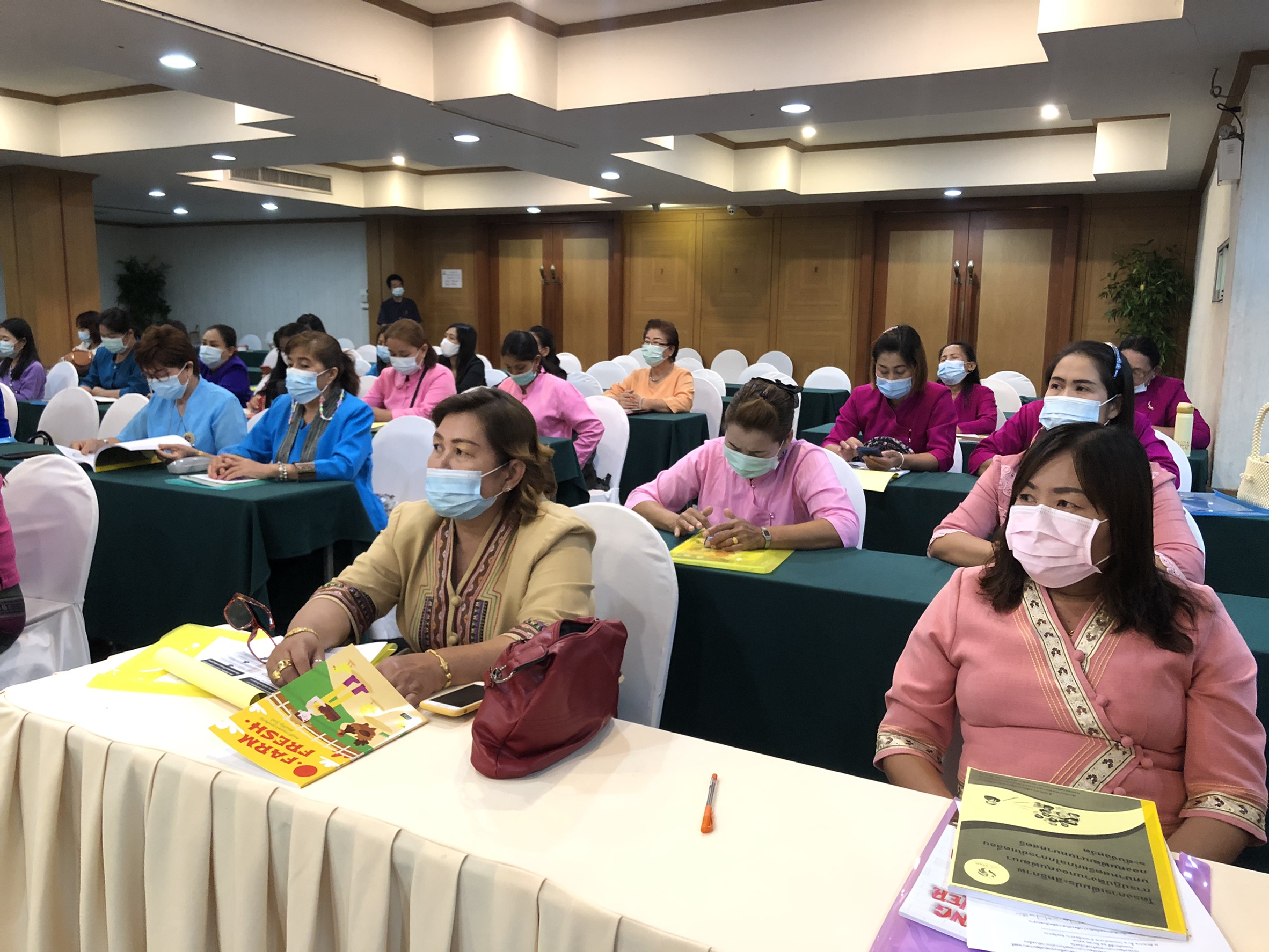 พช. น่าน เพิ่มประสิทธิภาพการปฏิบัติงานกองทุนพัฒนาบทบาทสตรีแก่กลไกการขับเคลื่อนกองทุนพัฒนาบทบาทสตรีระดับจังหวัด