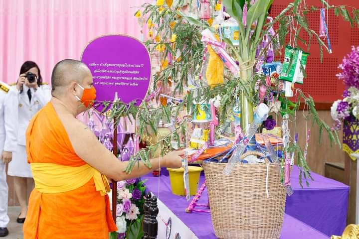 พช.น่าน จัดพิธีทอดผ้าป่าสมทบกองทุนพัฒนาเด็กชนบท ในพระราชูปถัมภ์สมเด็จพระเทพรัตนราชสุดาฯ สยามบรมราชกุมารี ประจำปี 2564