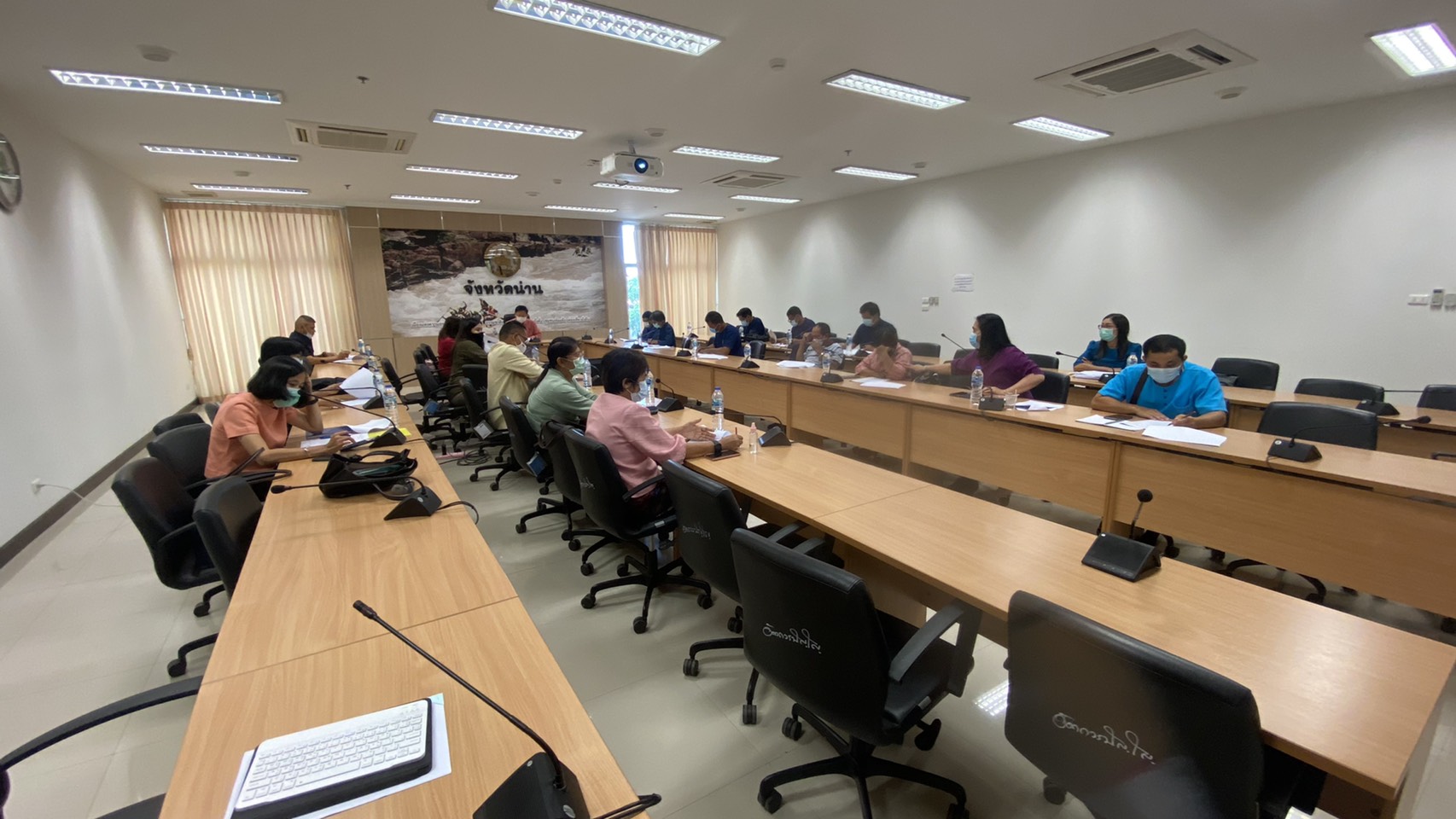 พัฒนาชุมชนจังหวัดน่าน@ ประชุมติดตามความก้าวหน้าพื้นที่ต้นแบบการพัฒนาคุณภาพชีวิตามหลักทฤษฎีใหม่ ประยุกต์สู่ “โคก หนอง นา โมเดล” พัฒนาชุมชนน่าน