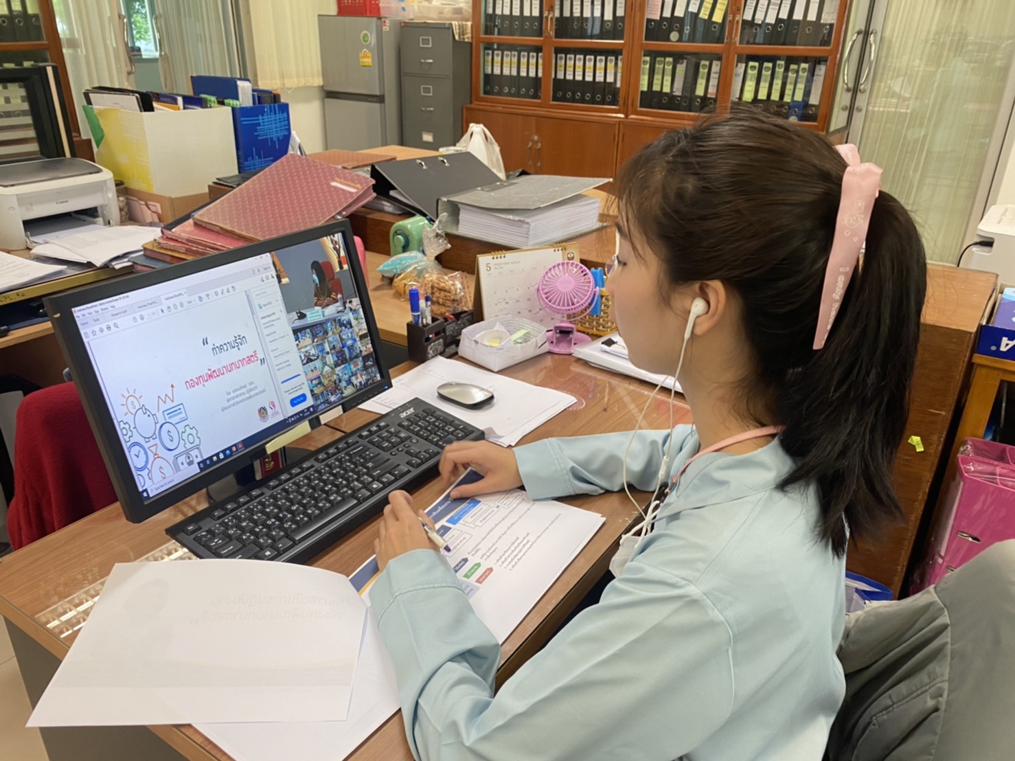 สำนักงานพัฒนาชุมชนจังหวัดน่าน ร่วมประชุมการพัฒนาบุคลากรให้มีประสิทธิภาพในการบริหารงานกองทุนพัฒนาบทบาทสตรี ผ่านระบบ Video Conference ระหว่างวันที่ 19-21 พฤษภาคม 2564