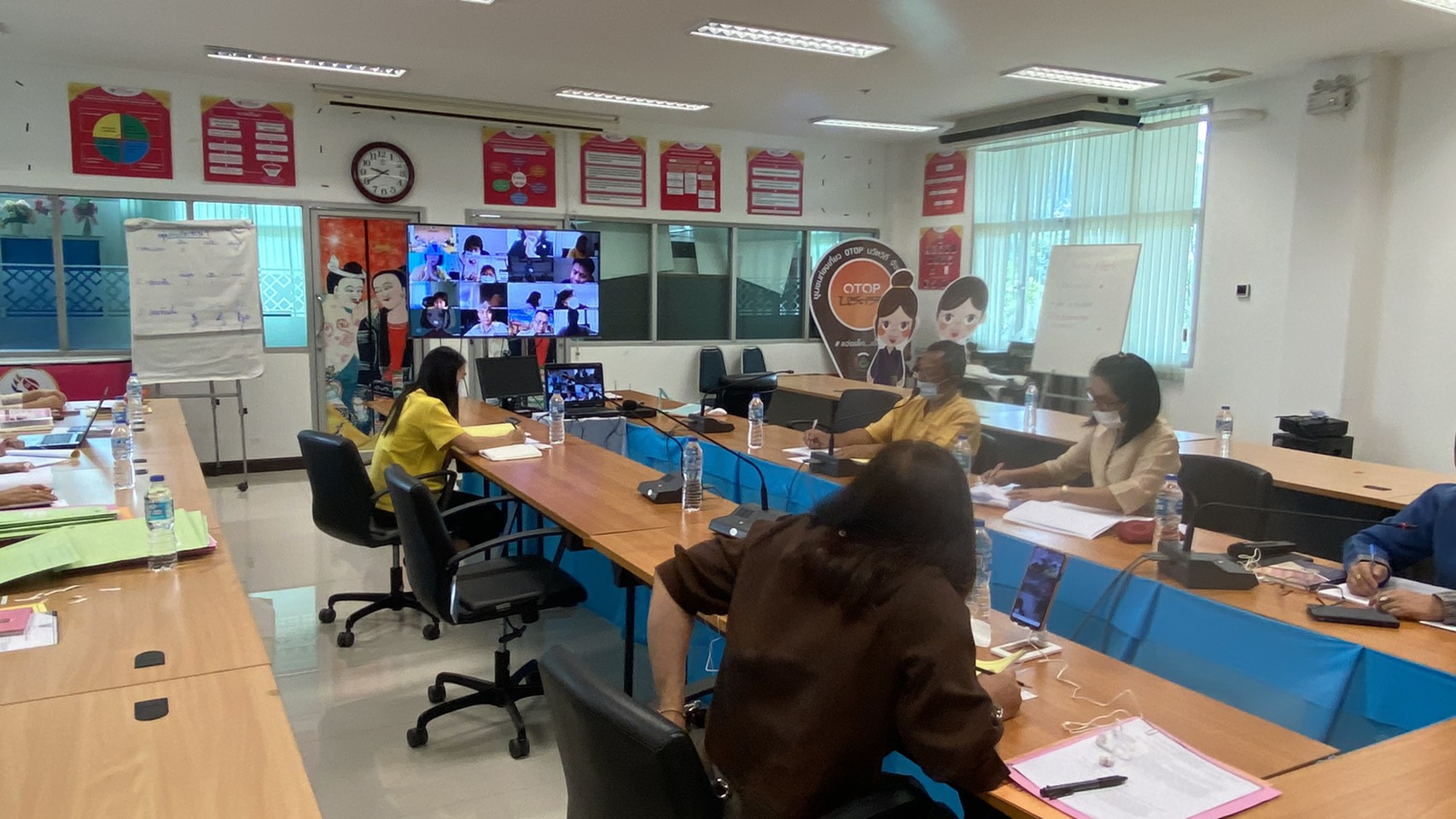 สำนักงานพัฒนาชุมชนจังหวัดน่าน จัดประชุมพัฒนาการอำเภอและนักวิชาการพัฒนาชุมชนจังหวัด ครั้งที่ 4/2564 วันที่ 31 พฤษภาคม 2564 ผ่านระบบ Online โดย Application Line