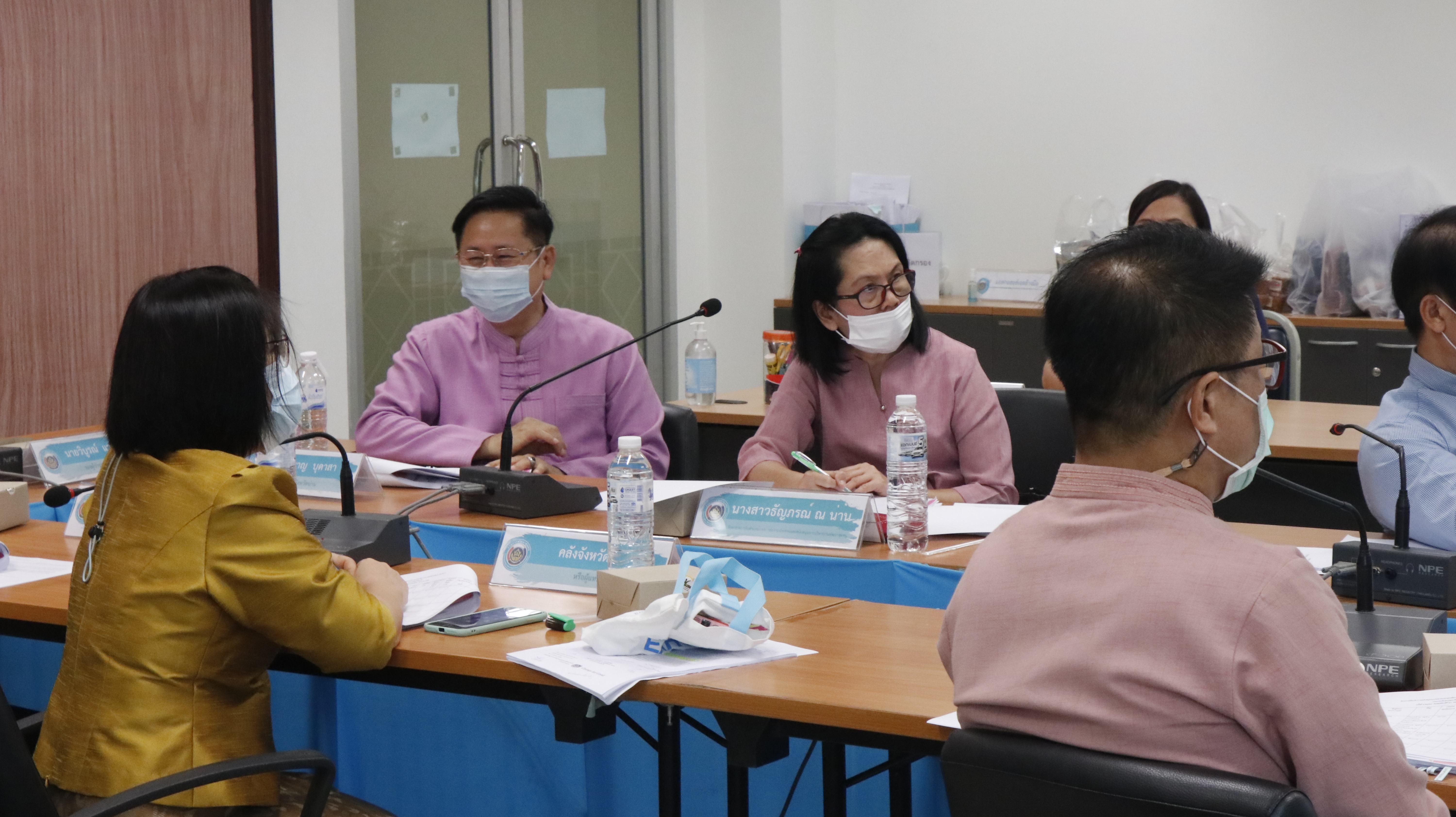 ประชุมคณะอนุกรรมการบริหารกองทุนพัฒนาบทบาทสตรีระดับจังหวัด จังหวัดน่าน พิจารณาอนุมัติโครงการที่สมาชิกขอรับการสนับสนุนงบประมาณ ครั้งที่ 6/2564