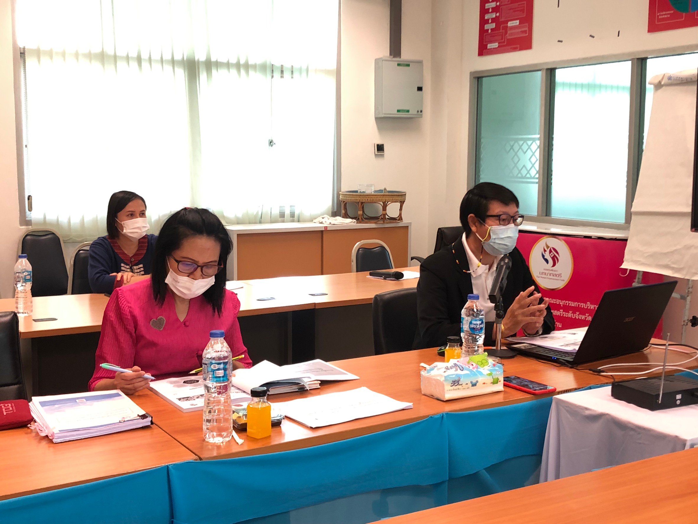 สำนักงานพัฒนาชุมชนจังหวัดน่าน ดำเนินโครงการพัฒนาระบบบริหารจัดการกองทุนและการประเมินผลทุนหมุนเวียน กิจกรรมที่ 1 ประชุมเชิงปฏิบัติการพัฒนาระบบบริหารจัดการกองทุนพัฒนาบทบาทสตรี และสร้างความรู้ ความเข้าใจ ในการประเมินผลทุนหมุนเวียนกองทุนพัฒนาบทบาทสตรี ประจำปีงบประมาณ พ.ศ.2564 ผ่านระบบออนไลน์ โดยโปรแกรม Google meet