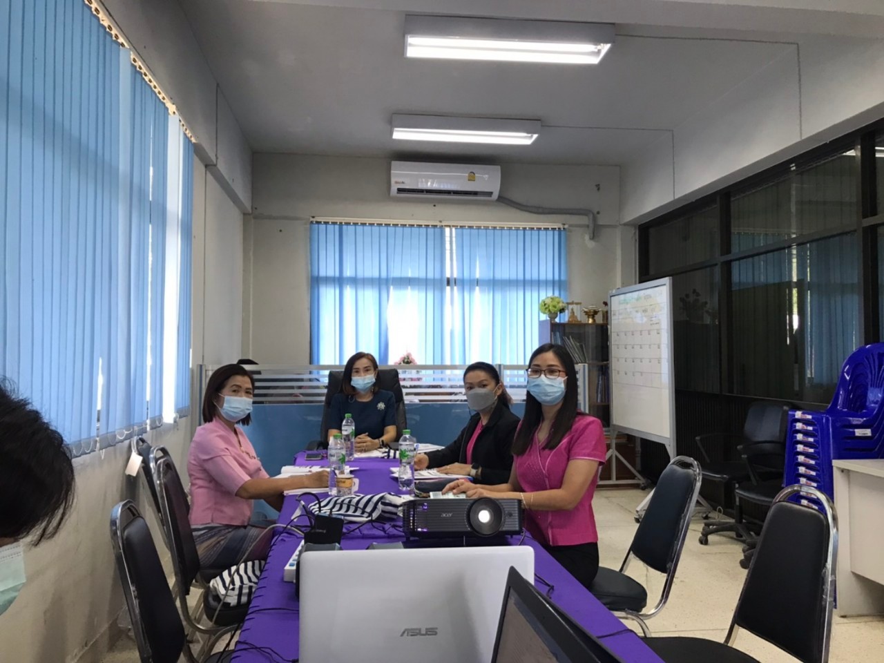 สำนักงานพัฒนาชุมชนจังหวัดน่าน ดำเนินโครงการพัฒนาระบบบริหารจัดการกองทุนและการประเมินผลทุนหมุนเวียน กิจกรรมที่ 1 ประชุมเชิงปฏิบัติการพัฒนาระบบบริหารจัดการกองทุนพัฒนาบทบาทสตรี และสร้างความรู้ ความเข้าใจ ในการประเมินผลทุนหมุนเวียนกองทุนพัฒนาบทบาทสตรี ประจำปีงบประมาณ พ.ศ.2564 ผ่านระบบออนไลน์ โดยโปรแกรม Google meet