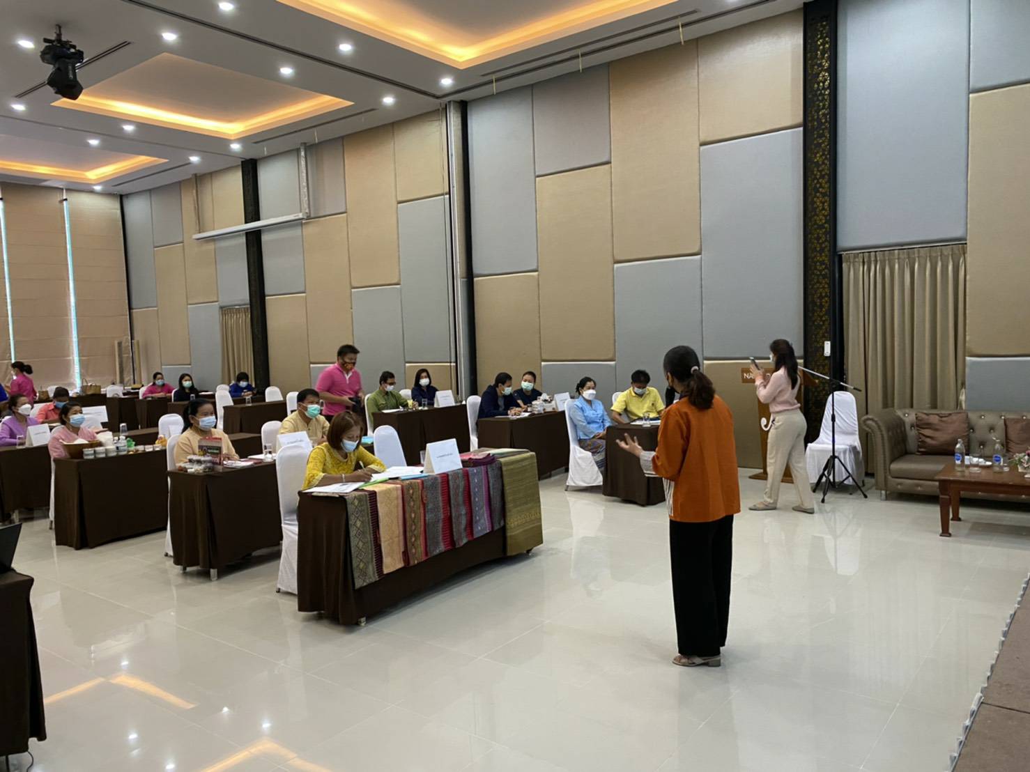 พช.น่าน ประชุมเชิงปฏิบัติการและให้คำปรึกษาการพัฒนายกระดับคุณภาพมาตรฐานผลิตภัณฑ์ OTOP จังหวัดน่าน