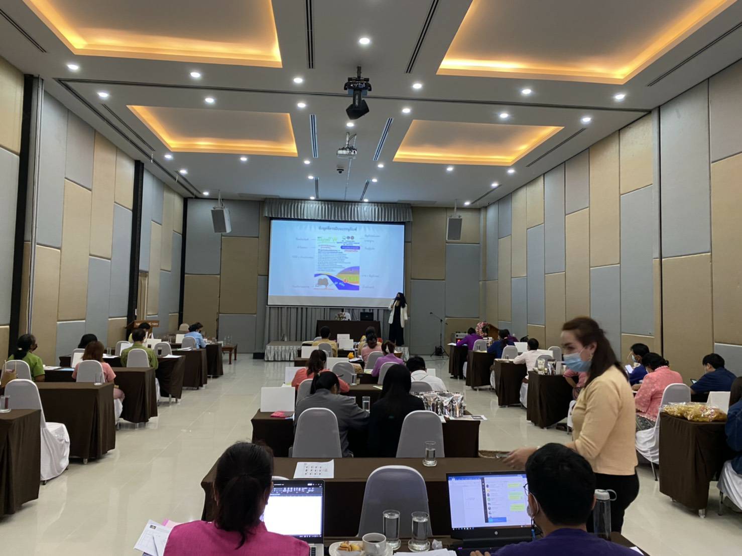 พช.น่าน ประชุมเชิงปฏิบัติการและให้คำปรึกษาการพัฒนายกระดับคุณภาพมาตรฐานผลิตภัณฑ์ OTOP จังหวัดน่าน