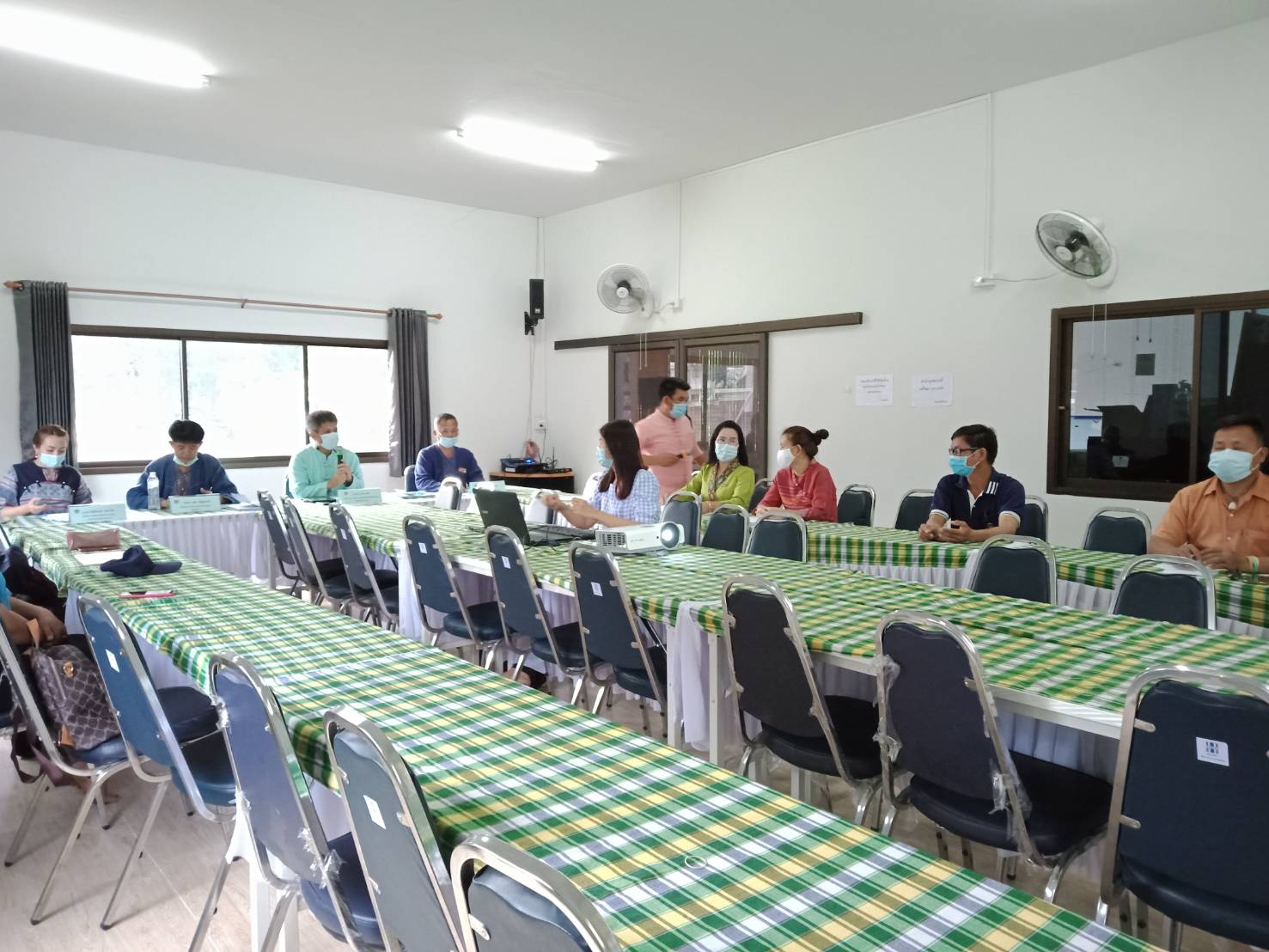 สำนักงานพัฒนาชุมชนจังหวัดน่าน ดำเนินการพิจารณากลั่นกรองการคัดสรรกิจกรรมพัฒนาชุมชนดีเด่นระดับจังหวัด ประจำปี 2564 รอบที่ 1 ประจำปี 2564