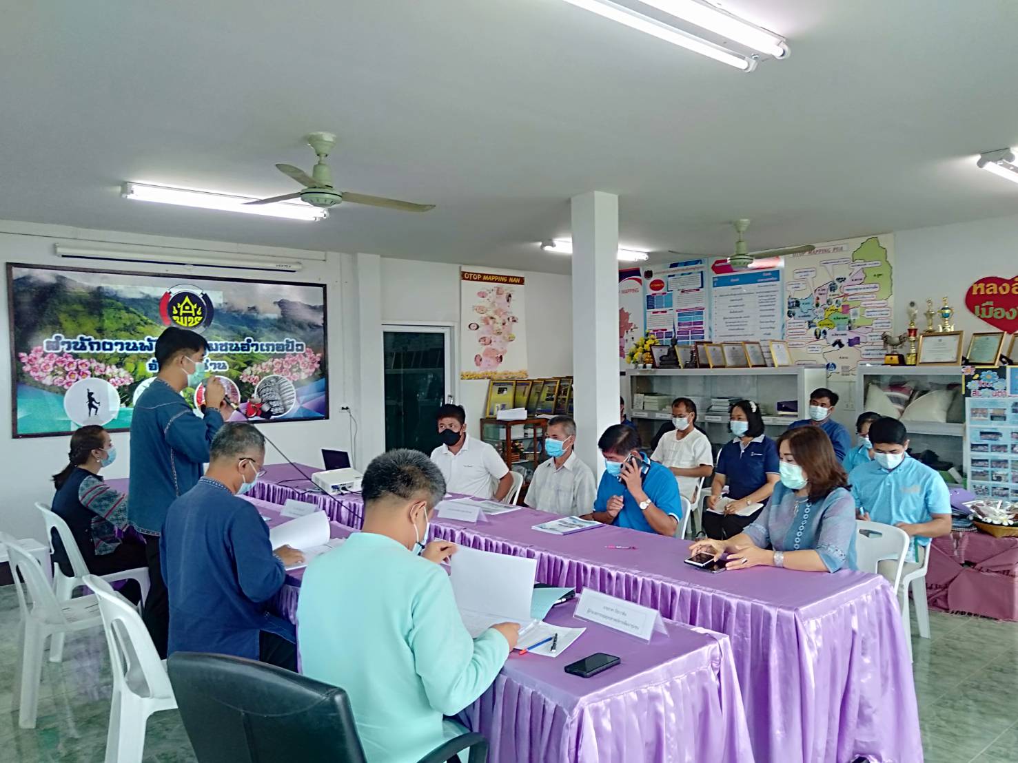 สำนักงานพัฒนาชุมชนจังหวัดน่าน ดำเนินการพิจารณากลั่นกรองการคัดสรรกิจกรรมพัฒนาชุมชนดีเด่นระดับจังหวัด ประจำปี 2564 รอบที่ 1 ประจำปี 2564