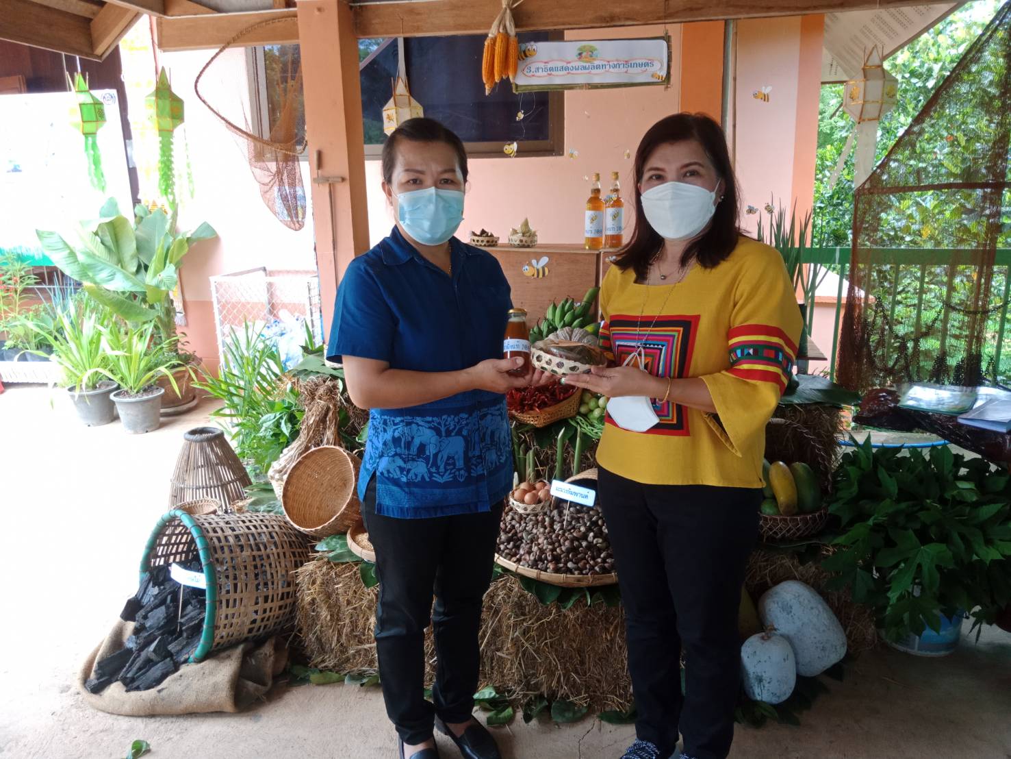 @ พช.น่าน :  คัดสรรกิจกรรมพัฒนาชุมชนดีเด่น ระดับจังหวัด ประจำปี 2564 ประเภทครัวเรือนสัมมาชีพชุมชนตัวอย่าง ดีเด่นระดับจังหวัด