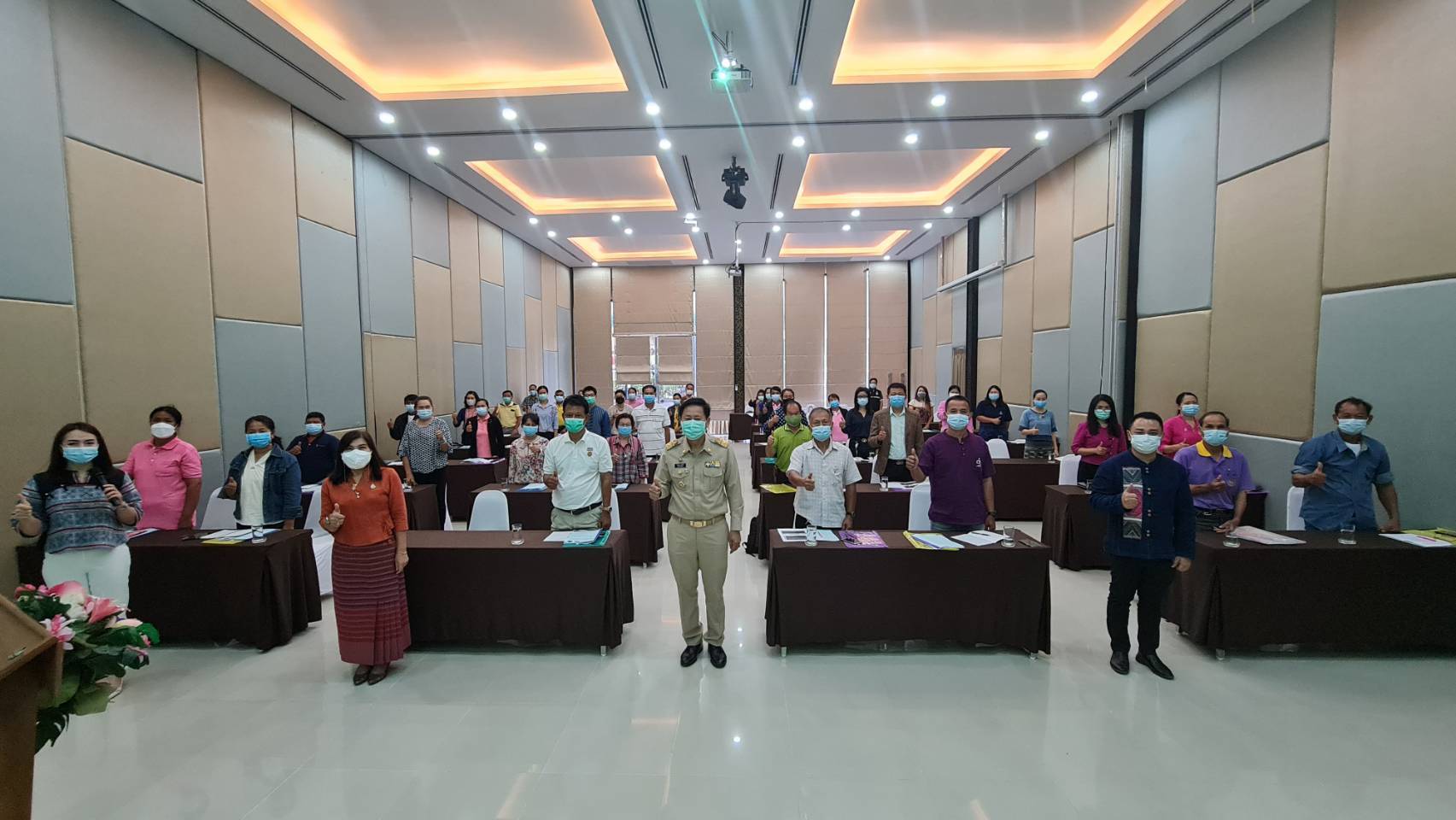 พช.น่าน ขับเคลื่อนการดำเนินงานโครงการตลาดนัดคนไทยยิ้มได้