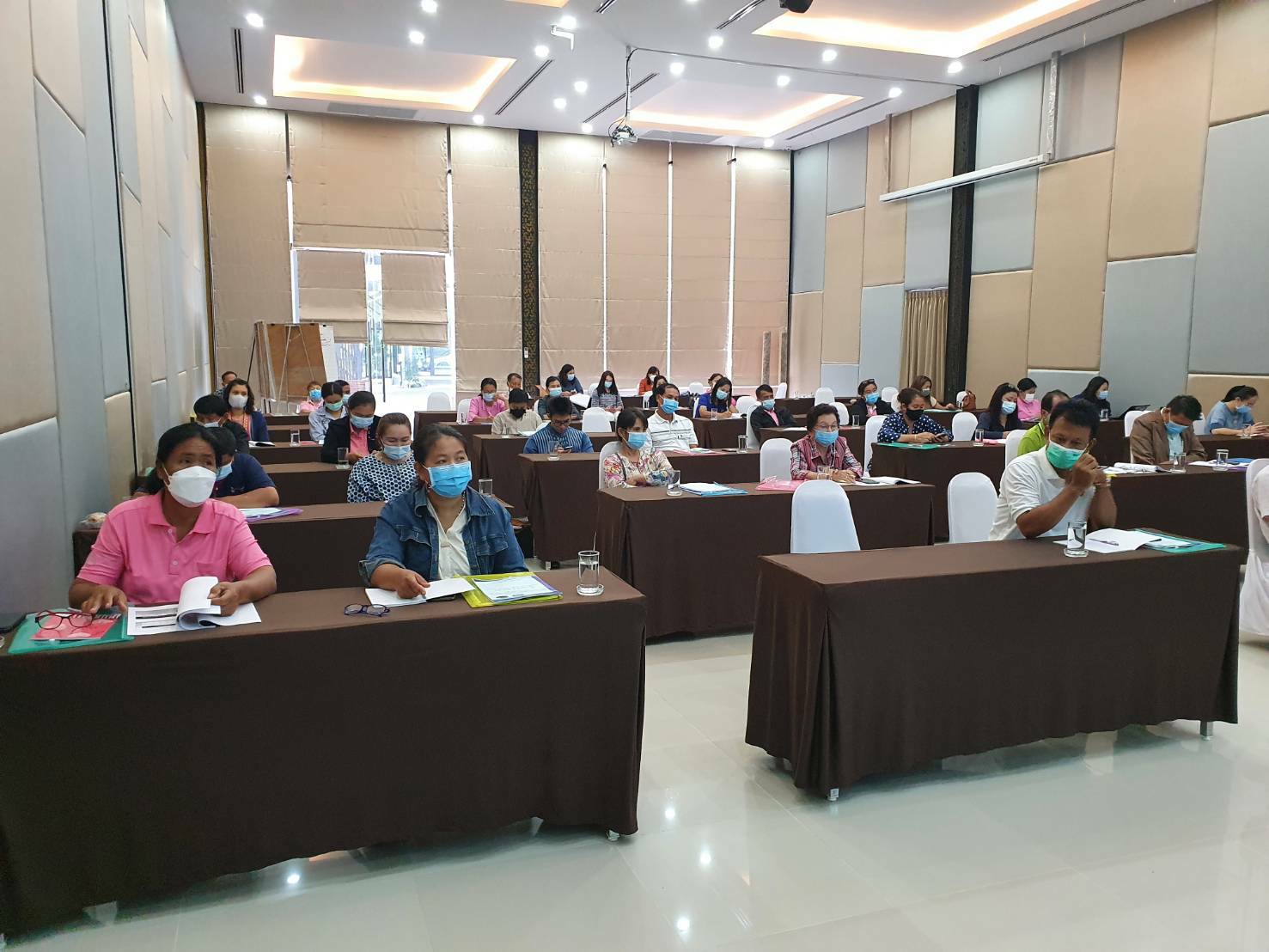 พช.น่าน ขับเคลื่อนการดำเนินงานโครงการตลาดนัดคนไทยยิ้มได้