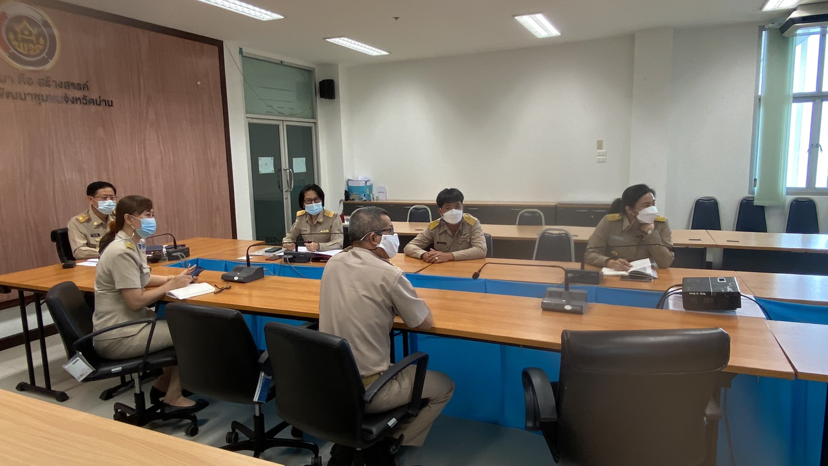 พช.น่าน ร่วมรับชมการประชุมทบทวน การบริหารกำลังคนในตำแหน่งประเภทวิชาการ ภายใต้กลุ่มงานในสังกัดส่วนกลางและส่วนภูมิภาค (จังหวัด) ครั้งที่ 1/2564