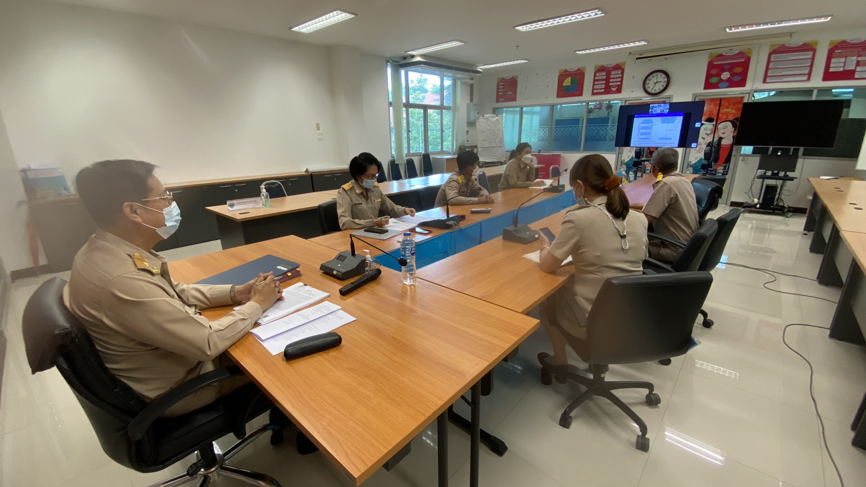 พช.น่าน ร่วมรับชมการประชุมทบทวน การบริหารกำลังคนในตำแหน่งประเภทวิชาการ ภายใต้กลุ่มงานในสังกัดส่วนกลางและส่วนภูมิภาค (จังหวัด) ครั้งที่ 1/2564