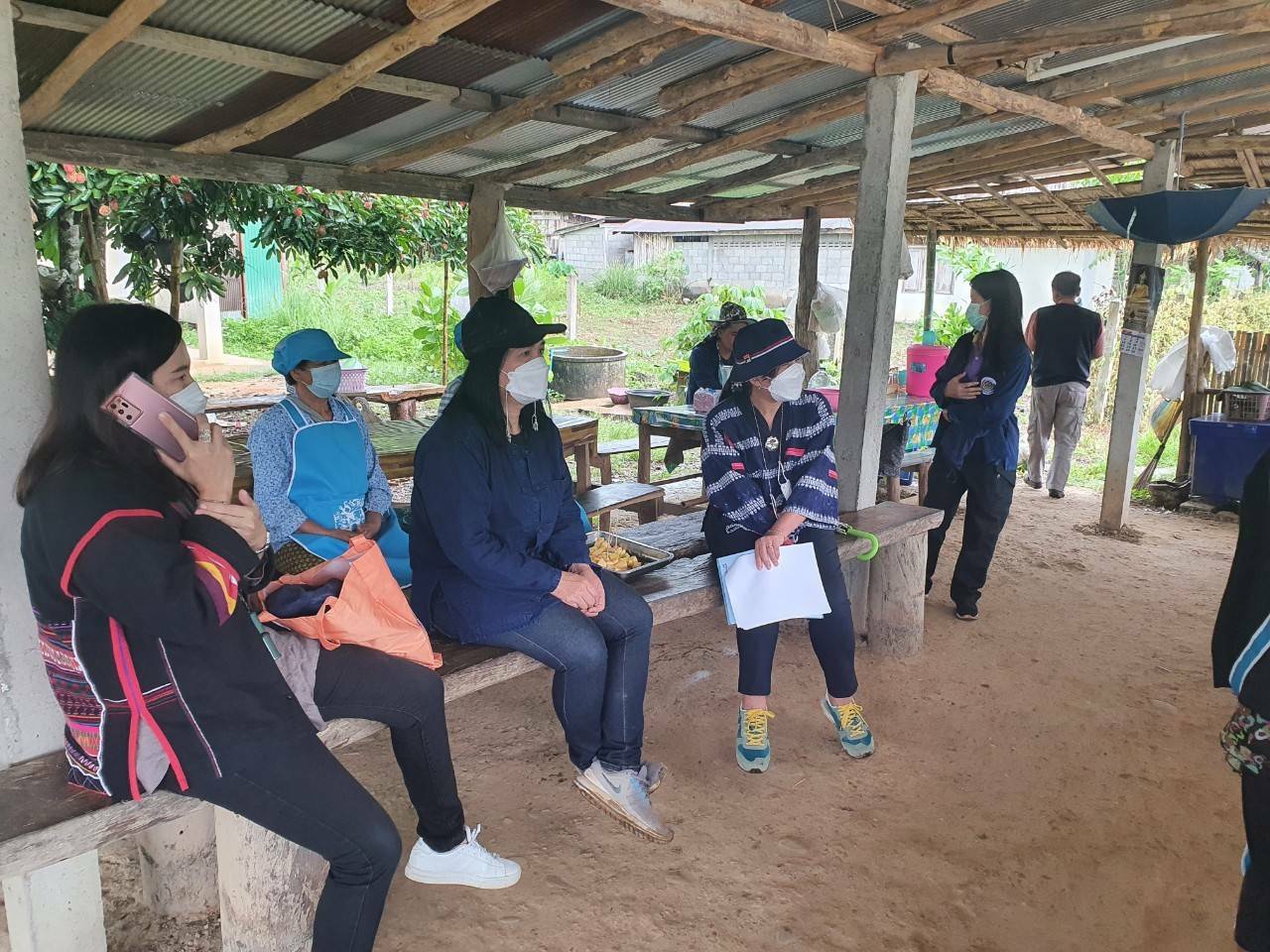 ? พช.น่านติดตามสนับสนุนการขับเคลื่อนโครงการตลาดนัดคนไทยยิ้มได้? ? วันที่ 15กรกฎาคม 2564