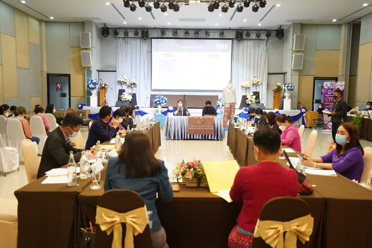 จังหวัดน่านจัดแสดงจัดนิทรรศการ นำเสนอผลงาน และประกวดการพัฒนาผลิตภัณฑ์ OTOP ตามกิจกรรมการพัฒนาผลิตภัณฑ์และบรรจุภัณฑ์ OTOP โดยเครือข่ายองค์ความรู้ KBO จังหวัด