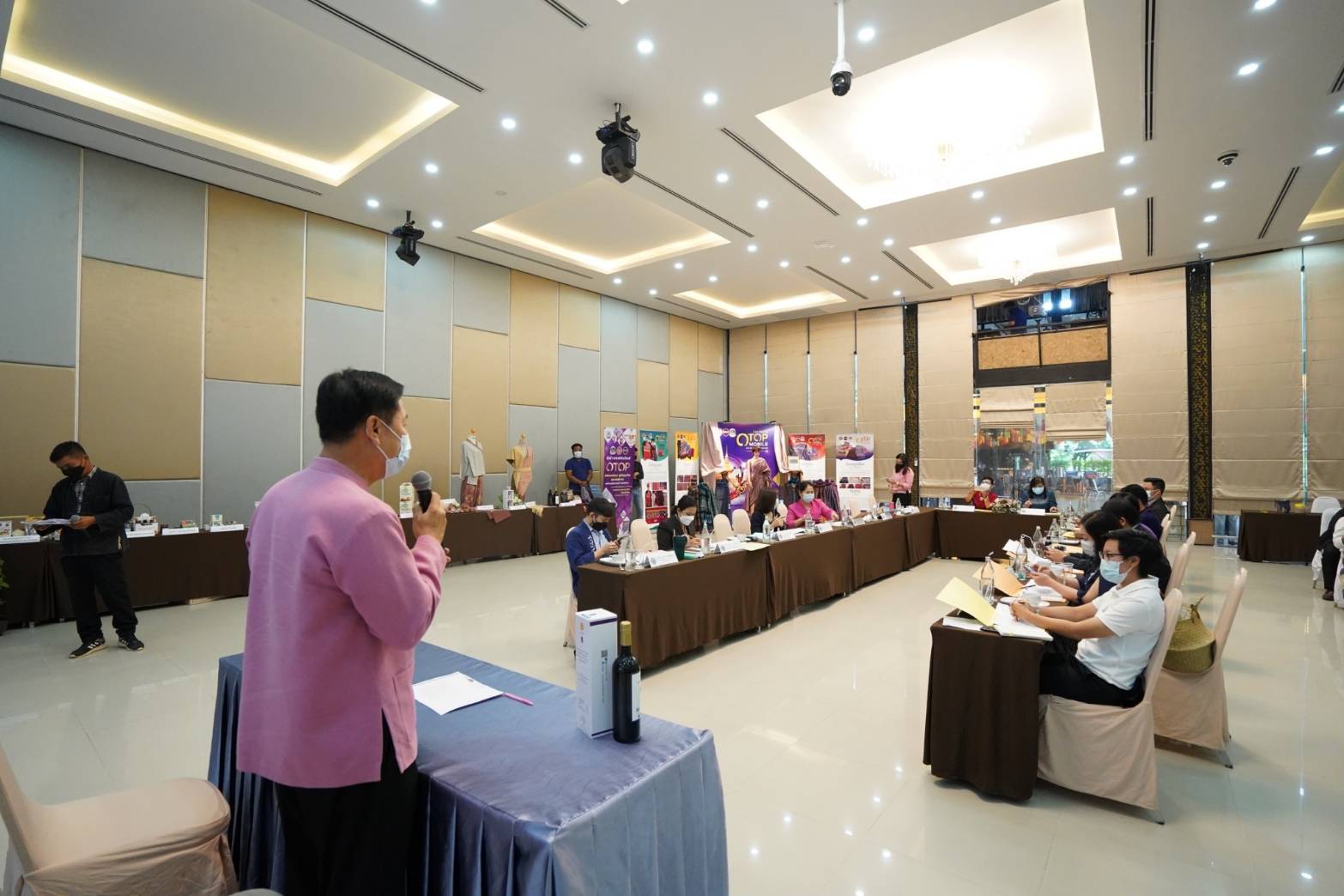 จังหวัดน่านจัดแสดงจัดนิทรรศการ นำเสนอผลงาน และประกวดการพัฒนาผลิตภัณฑ์ OTOP ตามกิจกรรมการพัฒนาผลิตภัณฑ์และบรรจุภัณฑ์ OTOP โดยเครือข่ายองค์ความรู้ KBO จังหวัด