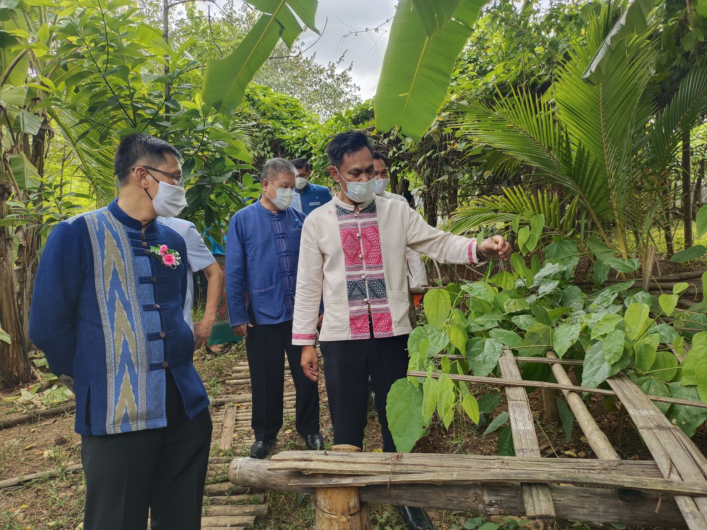 ? พช.น่าน :  คัดสรรกิจกรรมพัฒนาชุมชนดีเด่นระดับจังหวัด ตามโครงการคัดสรรกิจกรรมพัฒนาชุมชนดีเด่น ประจำปี 2564 อำเภอนาน้อย จังหวัดน่าน