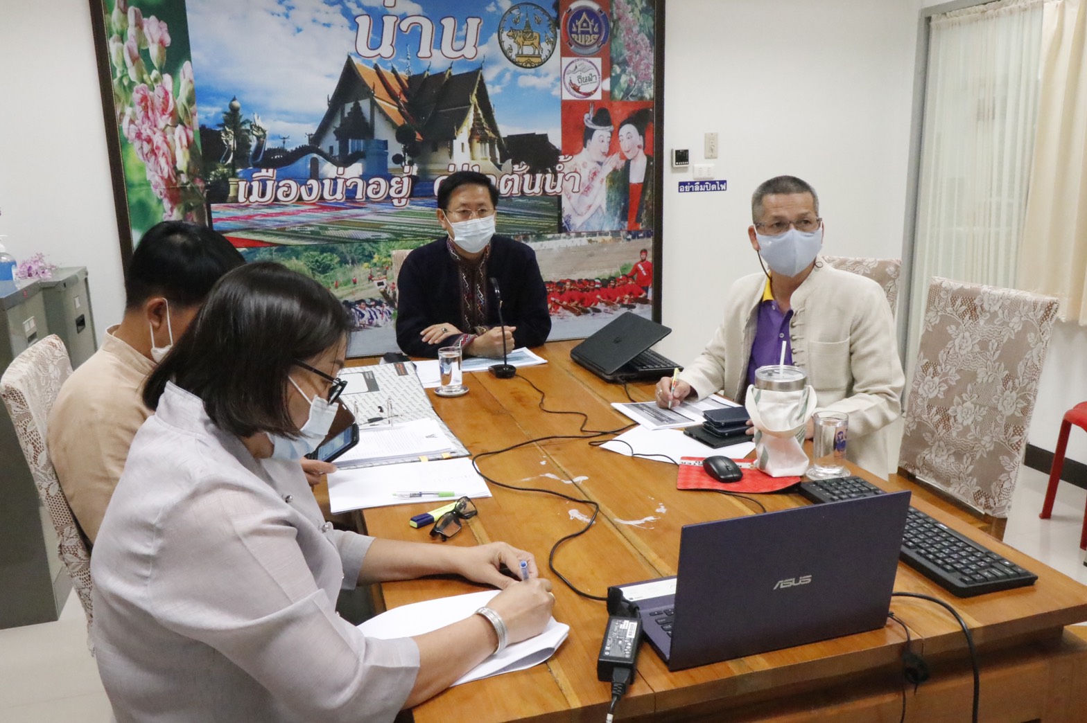 พช.น่าน ดำเนินการประชุมเตรียมความพร้อมการบริหารการจัดเก็บข้อมูลความจำเป็นพื้นฐาน (จปฐ.) และข้อมูลพื้นฐานระดับหมู่บ้าน (กชช. 2ค) ประจำปีงบประมาณ 2564 ผ่านระบบ Google Meet