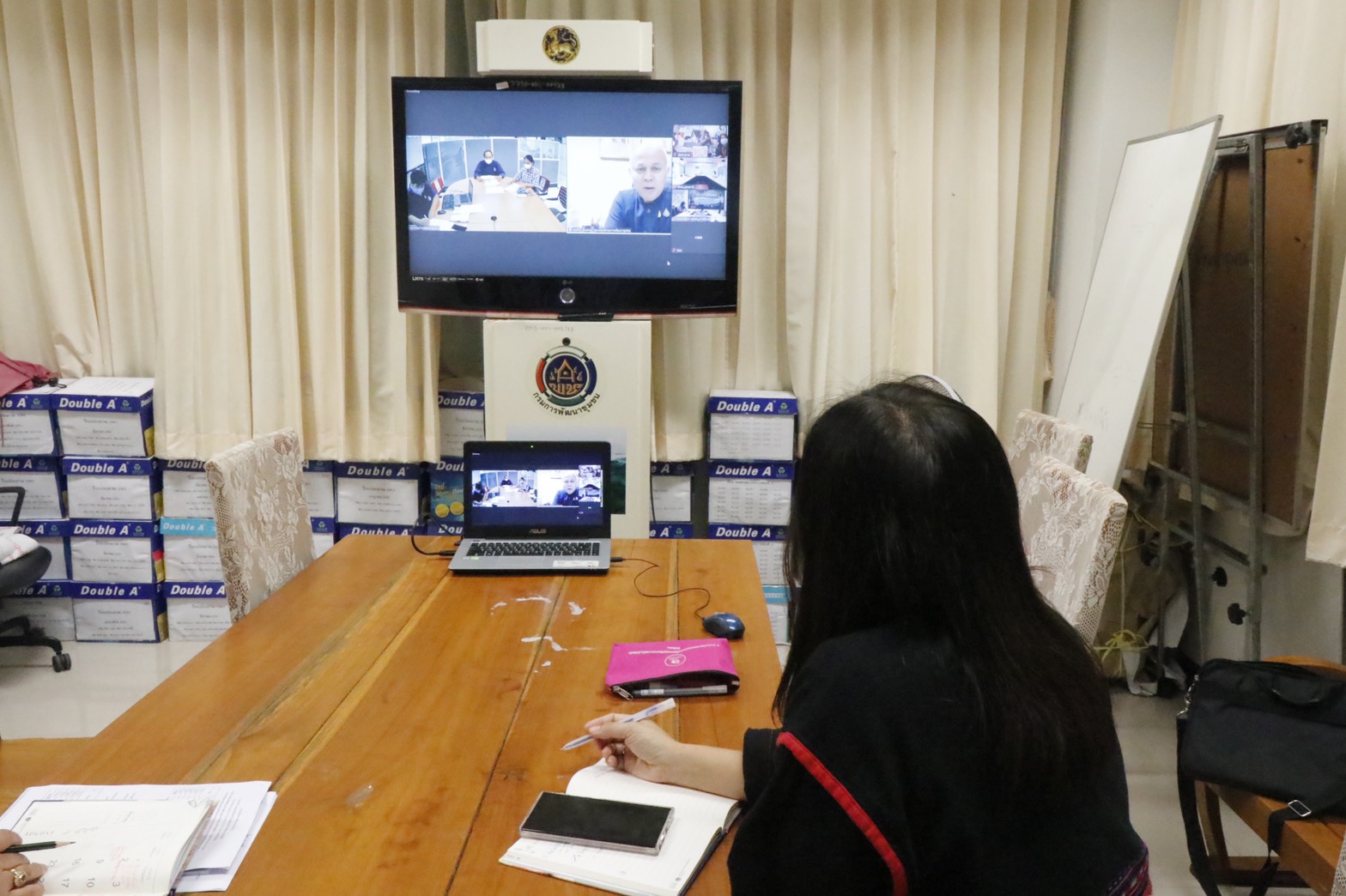 พจ.น่าน ร่วมการเตรียมพร้อมการประกวดโครงการโคก หนอง นา แห่งน้ำใจและความหวัง (ด้านสิทธิมนุษยชน) ผ่านระบบ ZOOM Cloud Meetings