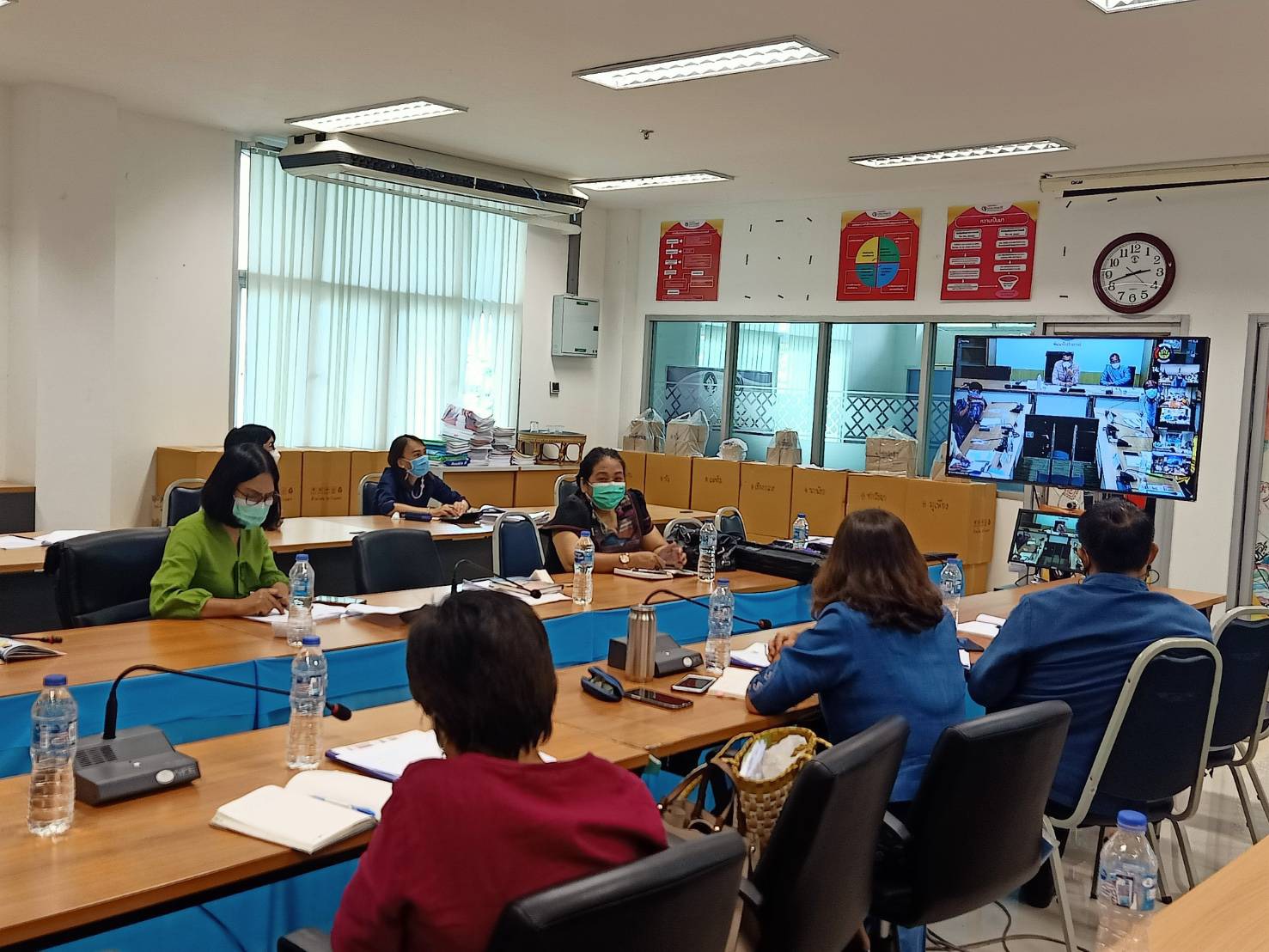 พช.น่าน ร่วมประชุมโครงการเสริมสร้างและพัฒนาผู้นำการเปลี่ยนแปลง ระยะที่ 2 ขยายผล บ้านพี่เมืองน้อง ผนึกกำลังสร้างความมั่นคงทางอาหาร “ตู้ยาข้างบ้าน ตู้อาหารข้างครัว” ผ่านระบบออนไลน์ โดยโปรแกรม Zoom Cloud Meeting