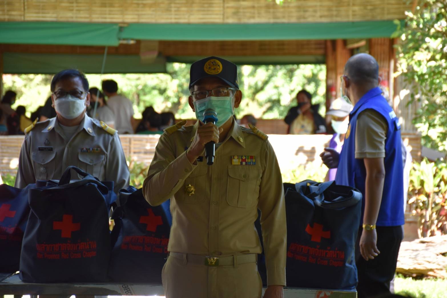 @ที่นี่เมืองน่าน@ น่าน ร่วมจัดกิจกรรมหน่วยแพทย์ (พอ.สว.) และให้บริการฉีดวัคซีนพระราชทานซิโนฟาร์ม และออกหน่วยแพทย์ พอสว. ให้บริการประชาชน อำเภอเฉลิมพระเกียรติ