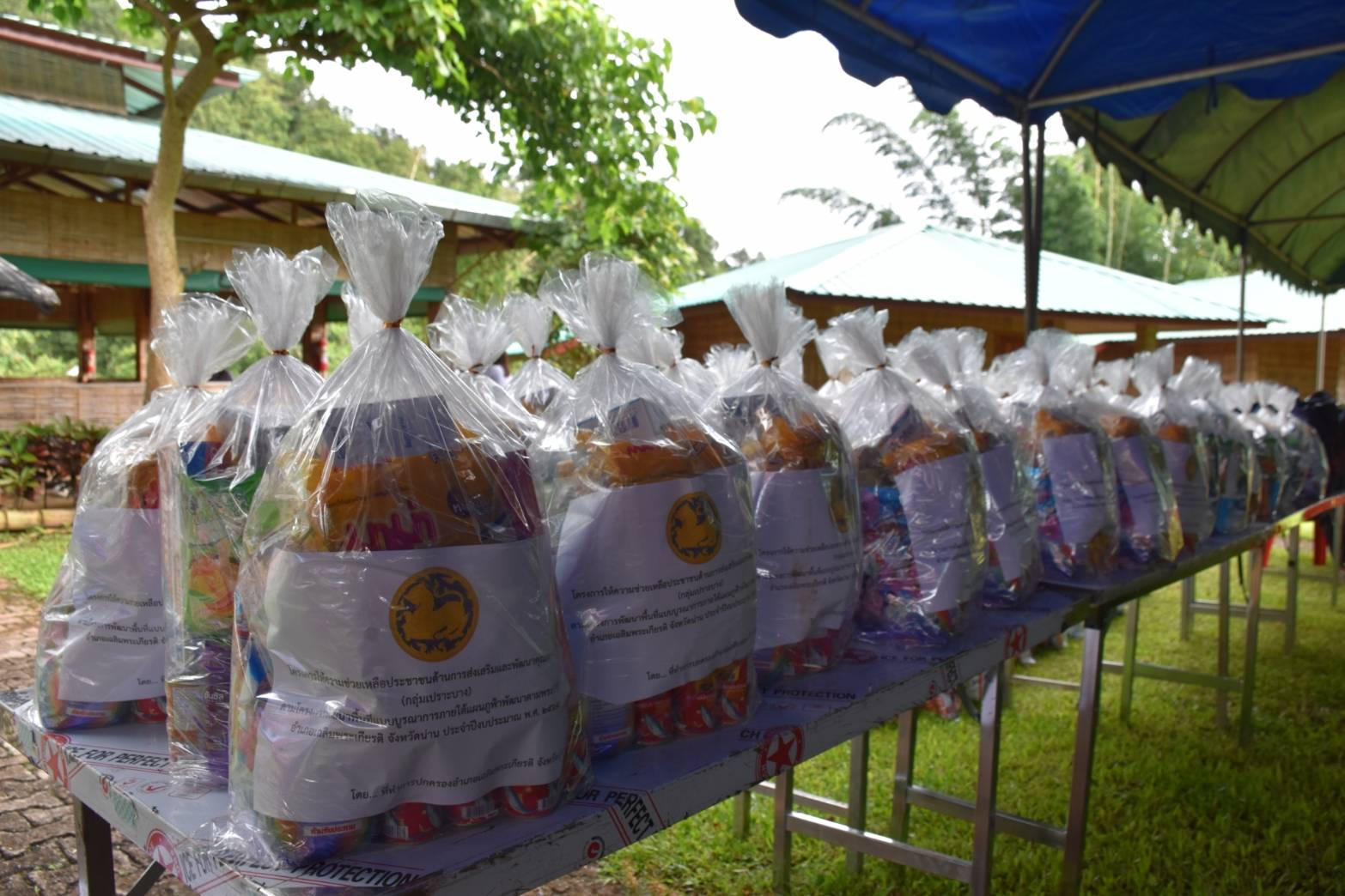 @ที่นี่เมืองน่าน@ น่าน ร่วมจัดกิจกรรมหน่วยแพทย์ (พอ.สว.) และให้บริการฉีดวัคซีนพระราชทานซิโนฟาร์ม และออกหน่วยแพทย์ พอสว. ให้บริการประชาชน อำเภอเฉลิมพระเกียรติ