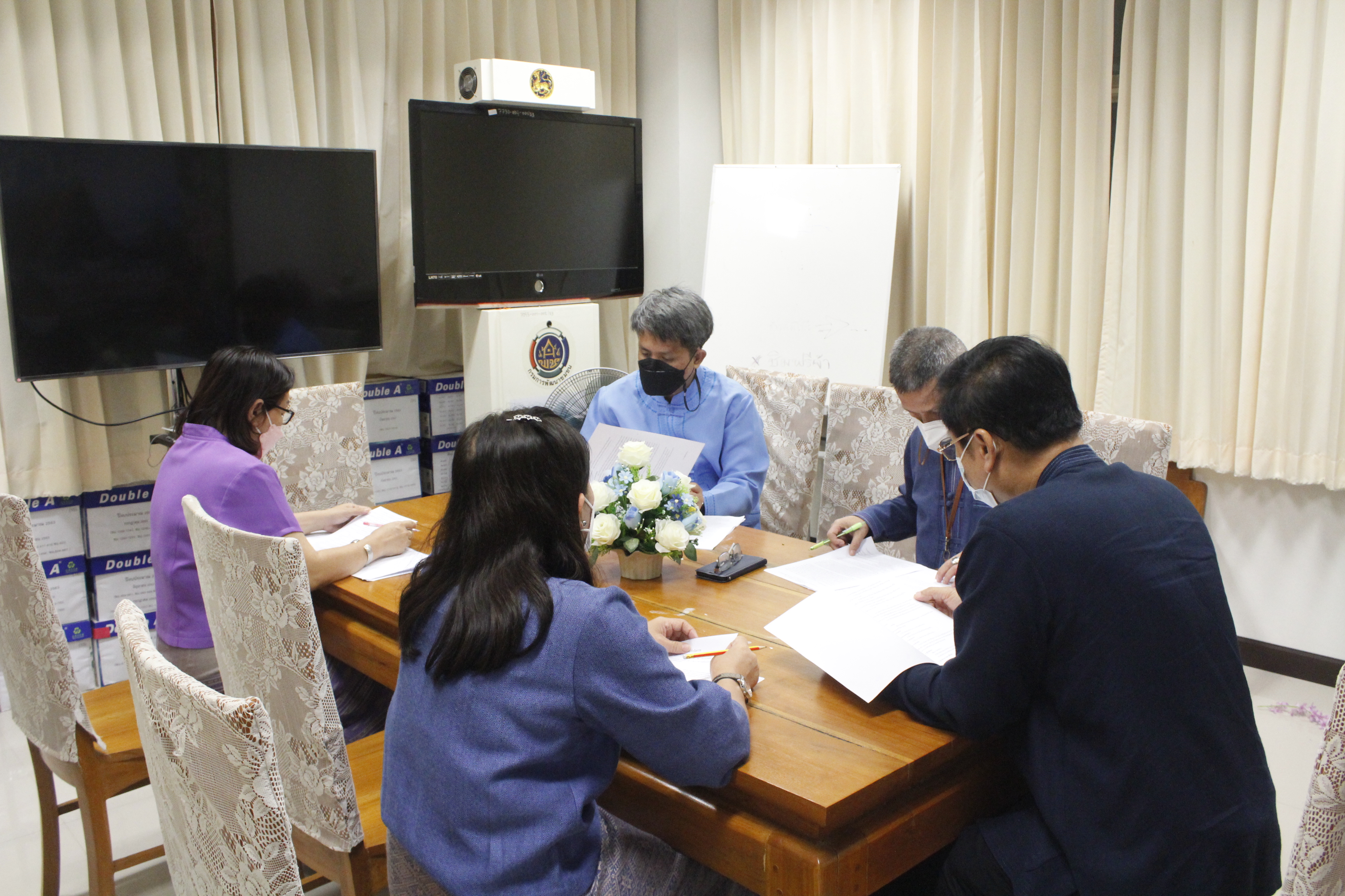 @ที่นี่เมืองน่าน@ พช.น่าน ประชุมร่างขอบเขตของงานจ้างเหมาจัดทำ/ผลิต สื่อประชาสัมพันธ์/คลิปวีดีโอ สร้างภาพลักษณ์กรมการพัฒนาชุมชนด้วยการประชาสัมพันธ์ผ่านสื่อออนไลน์