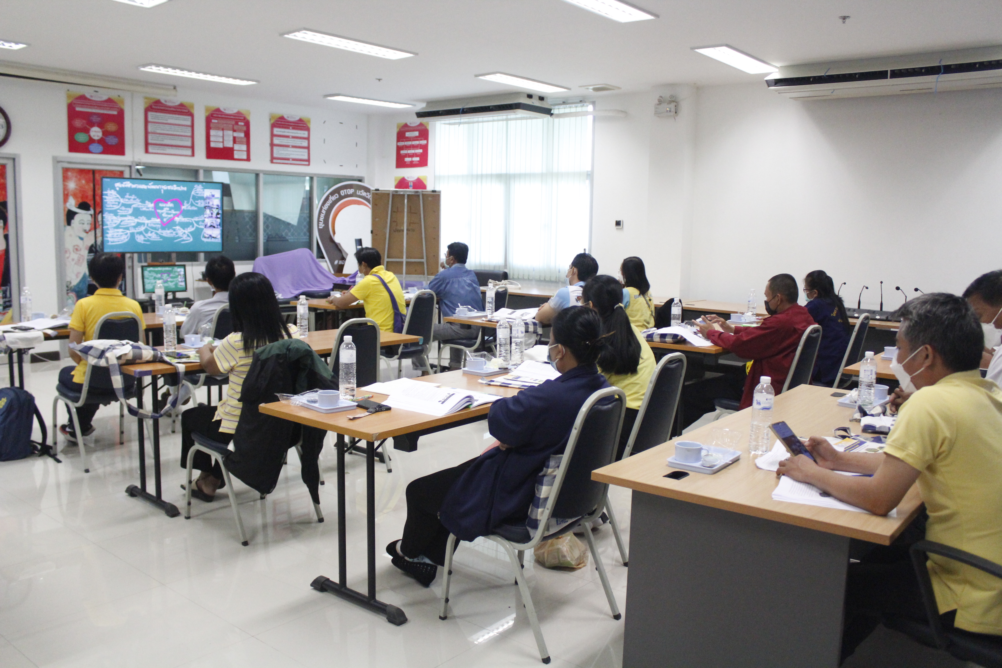 พช.น่าน ฝึกอบรมโครงการพัฒนาพื้นที่ต้นแบบการคุณภาพชีวิตตามหลักทฤษฎีใหม่ ประยุกต์สู่ โคก หนอง นา โมเดล กิจกรรมที่1 ฝึกอบรมเพิ่มทักษะระยะสั้นการพัฒนากสิกรรมสู่ระบบเศรษฐกิจพอเพียง รูปแบบโคกหนองนาโมเดล ปีงบประมาณ พ.ศ. 2564 (รูปแบบออนไลน์)