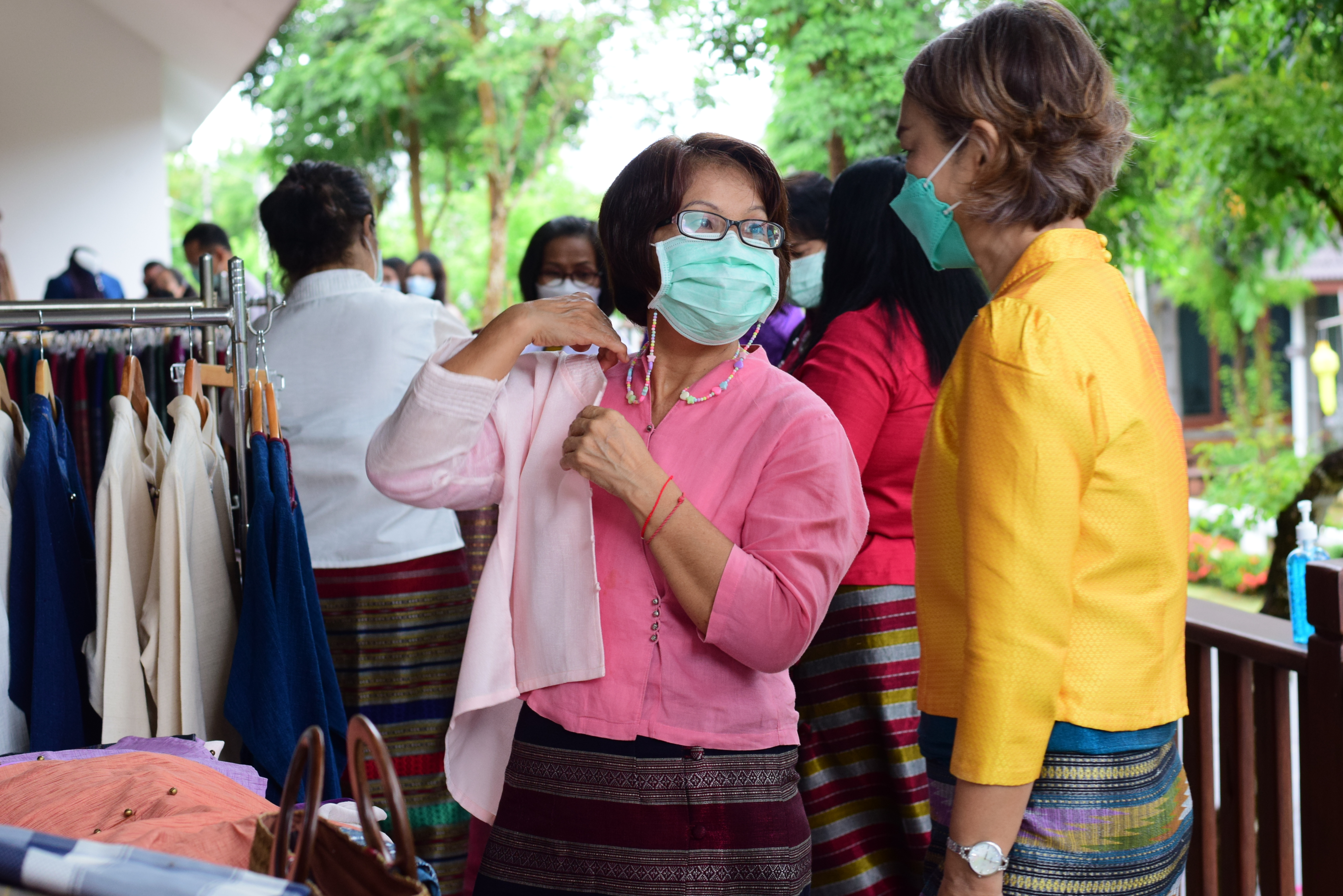 @ที่นี่เมืองน่าน@ พช.น่าน จัดกิจกรรม OTOP Mobile เพื่อกระตุ้นเศรษฐกิจ และส่งเสริมผู้ประกอบการOTOP จังหวัดน่าน