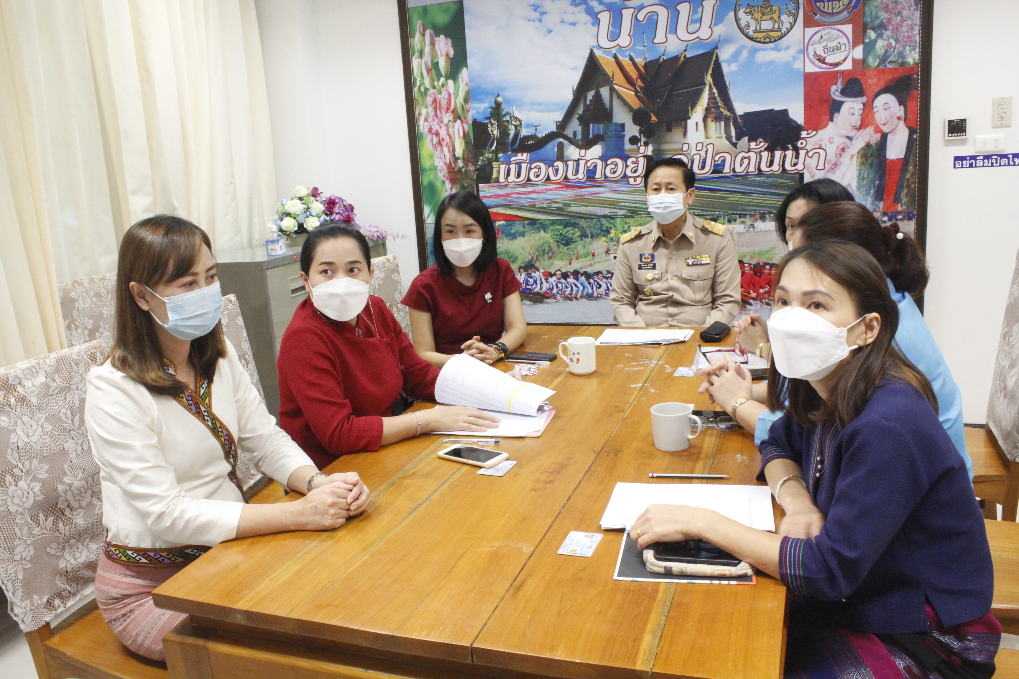 @ที่นี่เมืองน่าน@ พช.น่าน ดำเนินการประเมินบุคคล ผลงาน และความเหมาะสมกับตำแหน่ง (สอบสัมภาษณ์) ในการคัดเลือกบุคคลเข้ารับการประเมินผลงานเพื่อเลื่อนขึ้นแต่งตั้งให้ดำรงตำแหน่ง ประเภทวิชาการ ระดับชำนาญการพิเศษ ตำแหน่งผู้อำนวยการกลุ่มงานประสานและสนับสนุนการบริหารงานพัฒนาชุมชน กรมการพัฒนาชุมชน ประจำปีงบประมาณ พ.ศ.๒๕๖๔